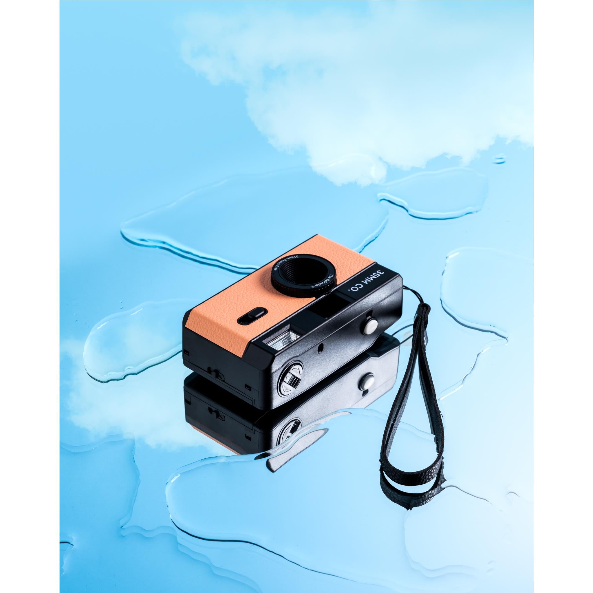 35MM CO Reloader Reusable Film Camera (Peach) - Vintage Style Camera for Travel, Parties & Creative Photography