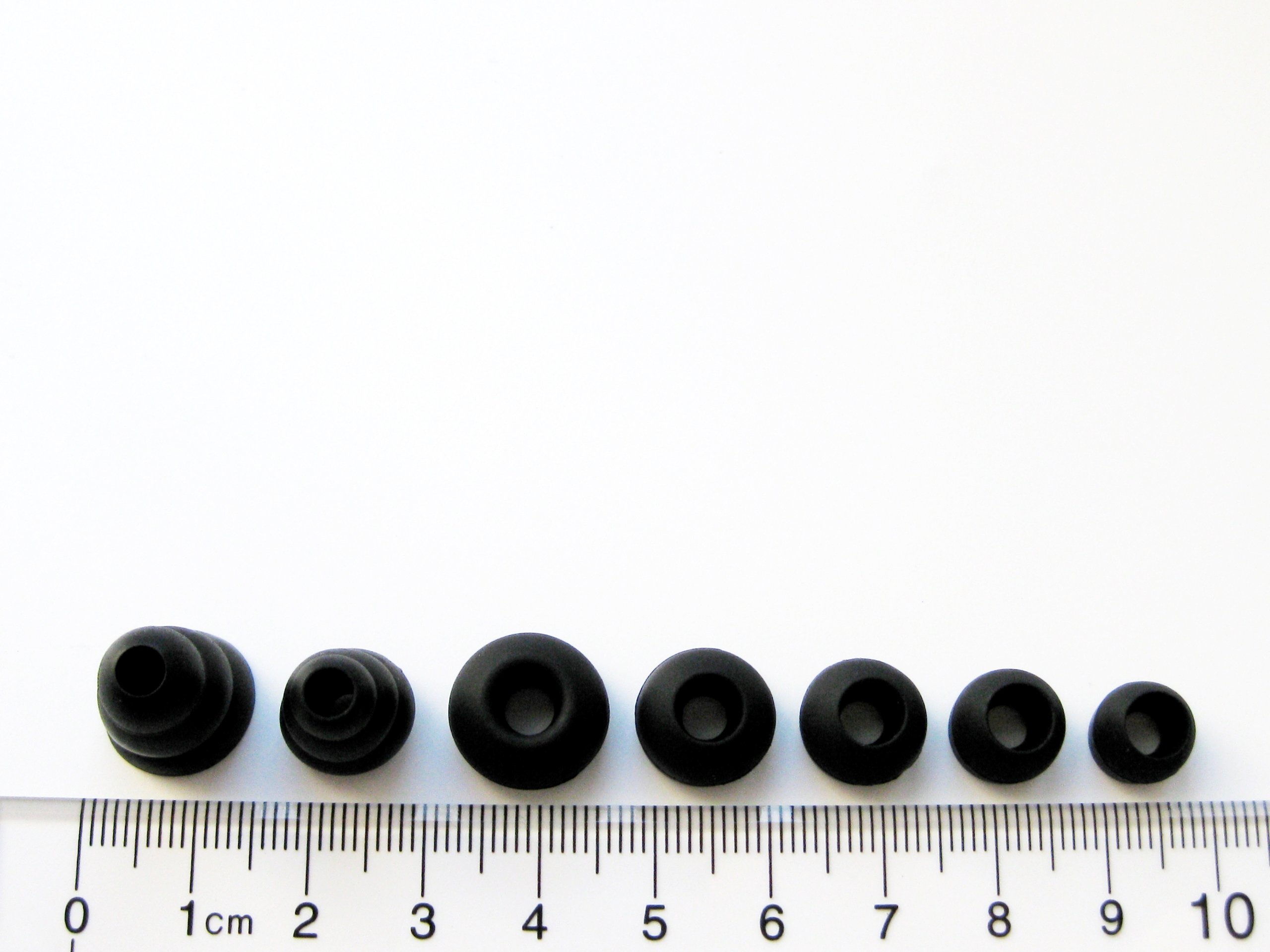 Premium Black Replacement Ear Tips for Monster Powerbeats - Soft Comfort Eargels for Secure Fit & Noise Isolation - Ideal for Workouts, Running & Active Lifestyles