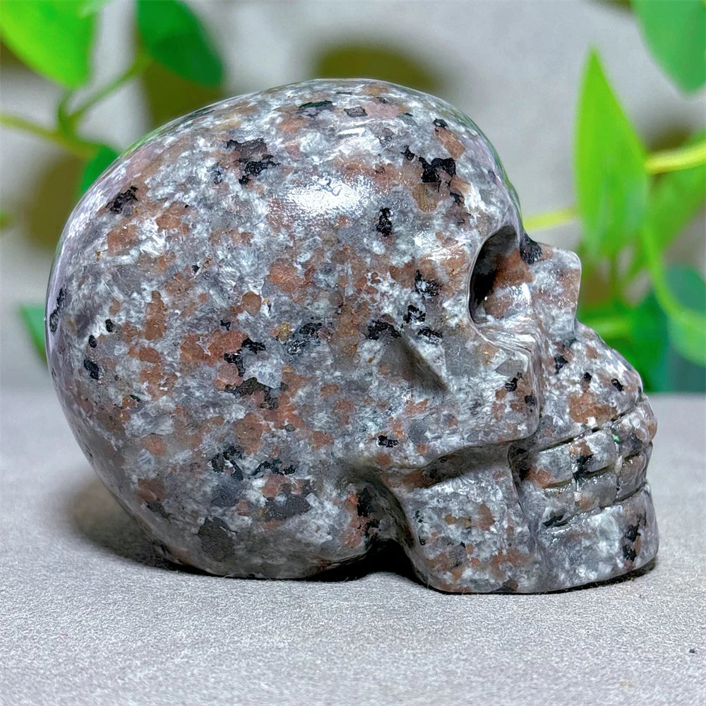 Yooperlite Skull Crystal - Natural Glowing Quartz Stone for Halloween Decor, Reiki Healing, Spiritual Energy & Unique Home Decor Gifts | Perfect for Meditation, Crystal Collections & Gothic Decorations