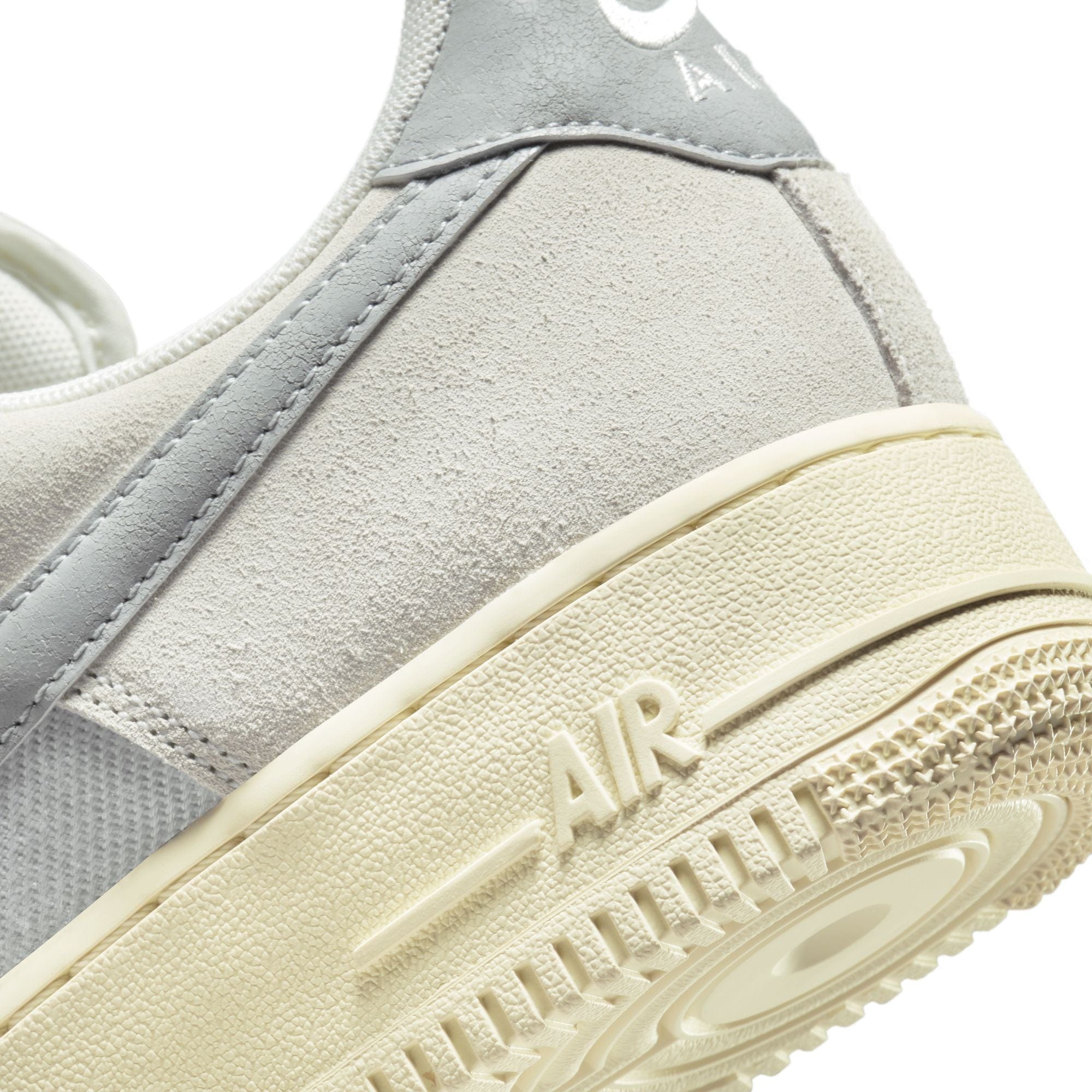 Nike Air Force 1 '07 LV8 Sneakers - Men's/Women's White Leather Basketball Shoes - Perfect for Casual Wear, Street Style & Sneaker Collection