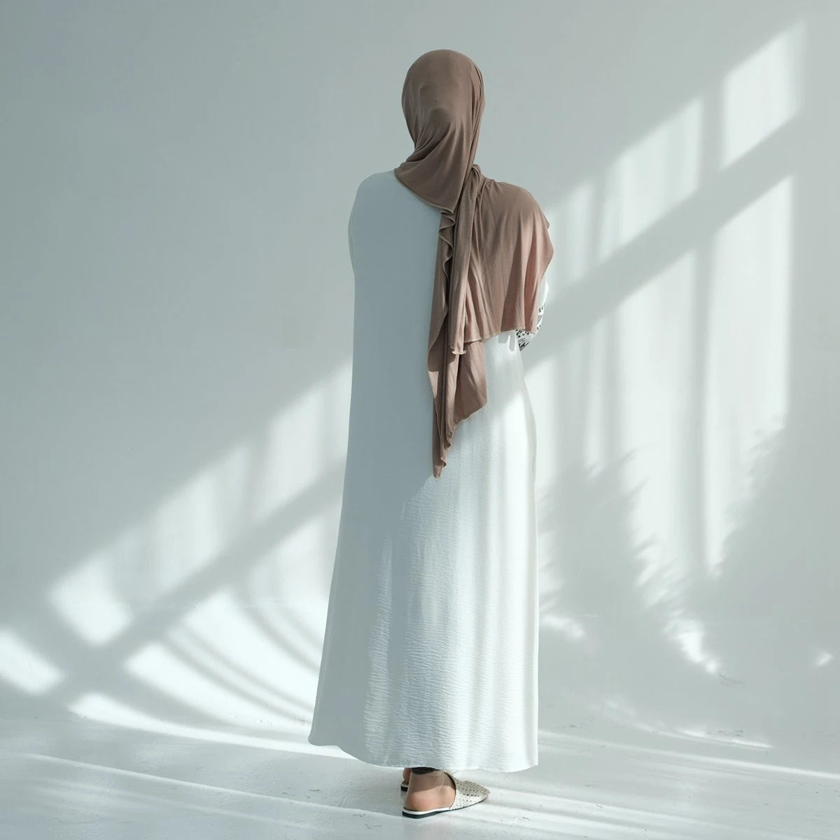 Elegant Embroidery Cardigan Open Abaya Dress #24915 - Perfect for Ramadan, Eid, and Special Occasions