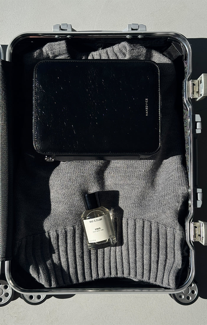 Luxury Black Jewelry Case for Women - Elegant Travel Jewelry Organizer with Soft Lining, Perfect for Necklaces, Rings & Earrings - Ideal for Gifts, Travel & Home Storage