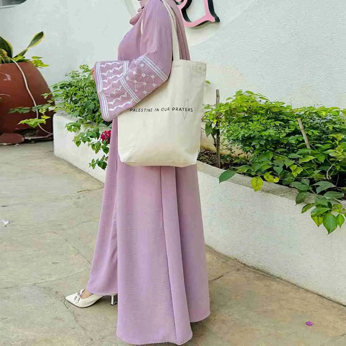 Elegant Muslim Women's Open Abaya Dress with Embroidery Sleeves - Modest Islamic Clothing for Prayer, Eid & Special Occasions