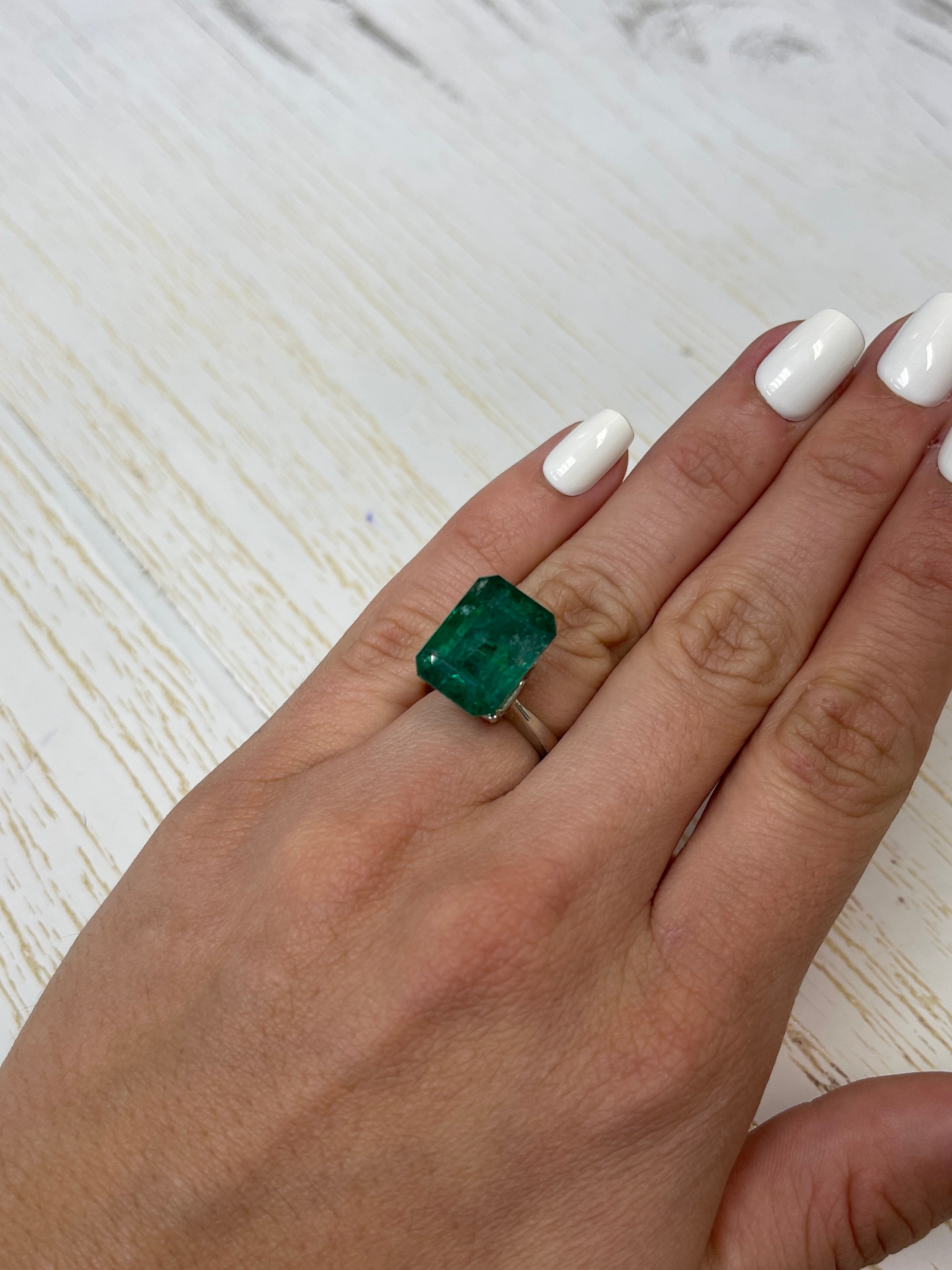 12.45 Carat Natural Zambian Emerald - 15.6x12mm Deep Green Loose Gemstone for Jewelry Making, Engagement Rings & Luxury Collectibles