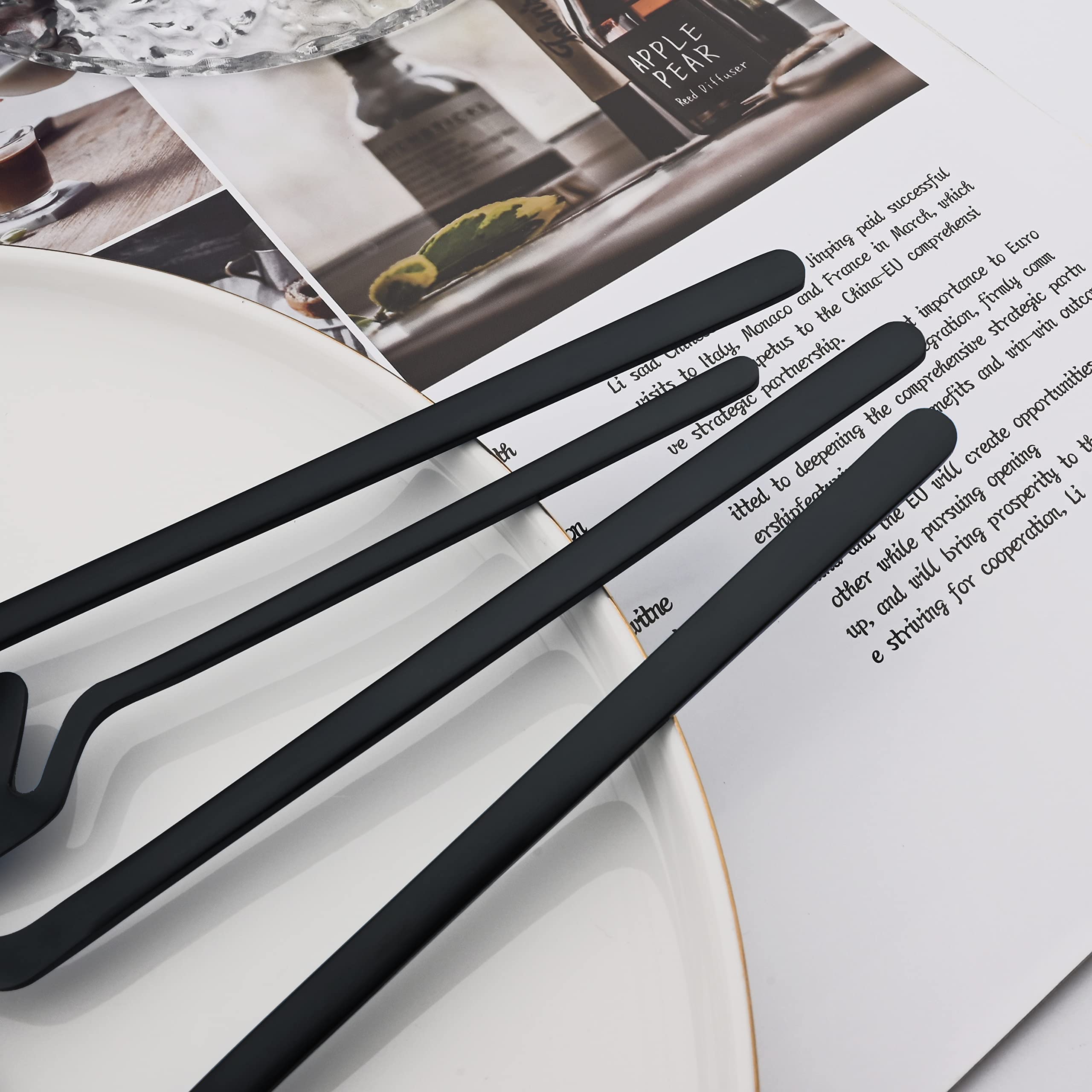 8-Piece Stainless Steel Dessert Forks Set - Matte Black Appetizer & Cocktail Forks for Fruit, Cake, Parties | Reusable for Home, Hotel, Restaurant | Perfect for Weddings, Brunches & Fine Dining (5.7 Inch)