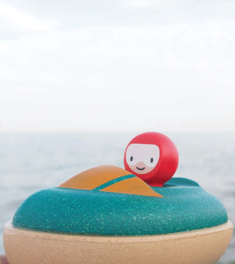 Plan Toys Wooden Speed Boat Toy for Kids - Pretend Play, Bath Time Fun & Outdoor Water Games - Perfect for Imaginative Play and Early Learning
