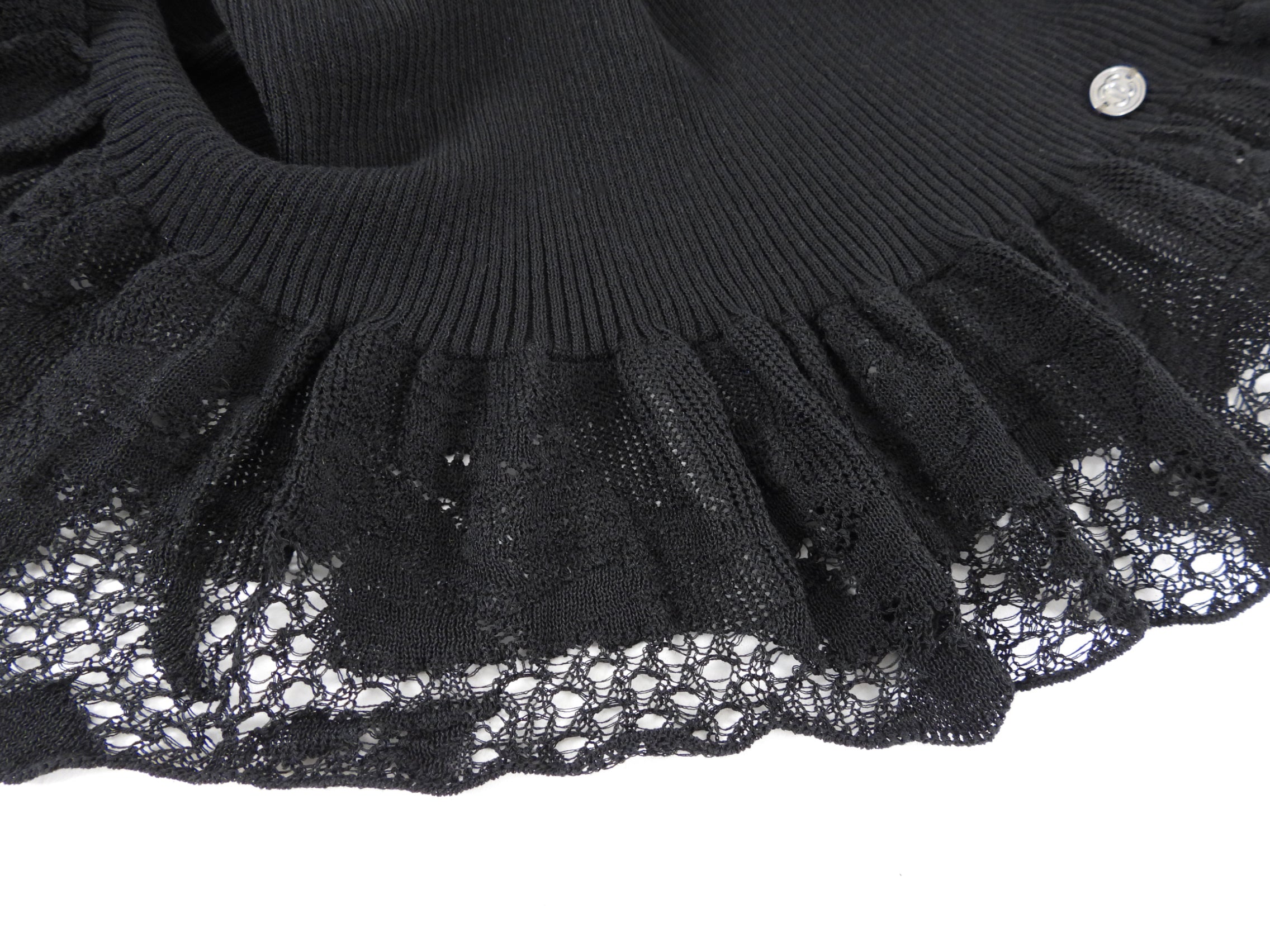Chanel 06P Black Rib Knit Top with Lace Hem - Size FR42 (US 8/10) - Elegant Women's Fashion for Evening Parties & Date Nights