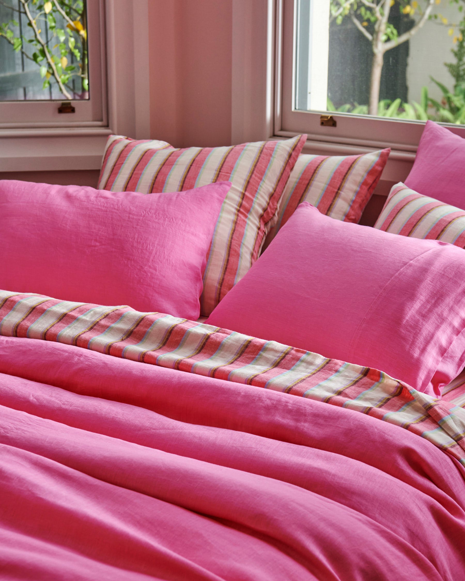 Premium Aurora Pink Linen Pillowcases - Soft & Breathable 100% Flax Linen Bedding Set (Standard/Queen/King) for Comfortable Sleep & Home Decor