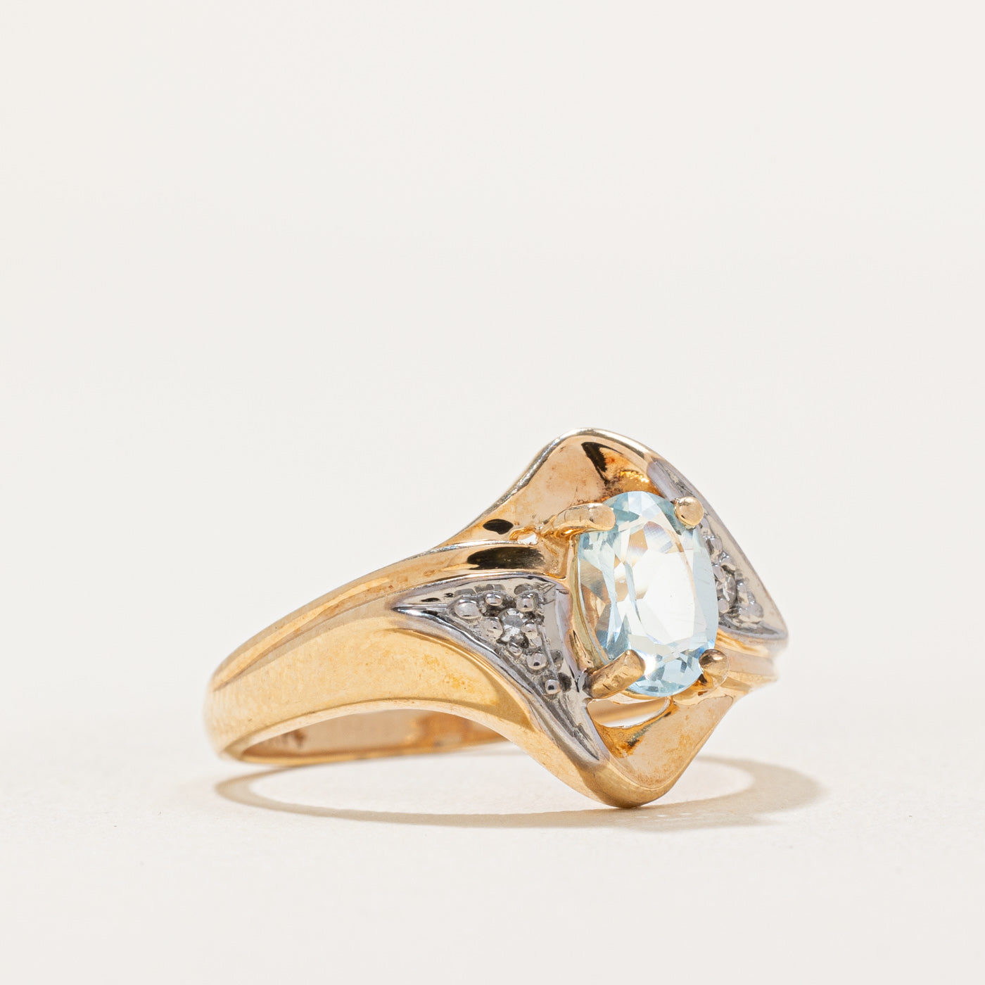 Exquisite Aquamarine & Diamond Cocktail Ring | 0.70ct Natural Aquamarine & 0.01ctw Diamonds | Size 6.5 | Elegant Jewelry for Women | Perfect for Evening Parties, Weddings & Special Occasions