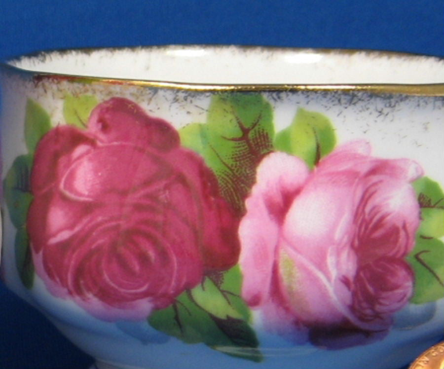 Royal Albert Old English Rose Cream and Sugar Set with Brushed Gold Trim - Vintage 1940s Tea Service for Afternoon Tea & Elegant Entertaining