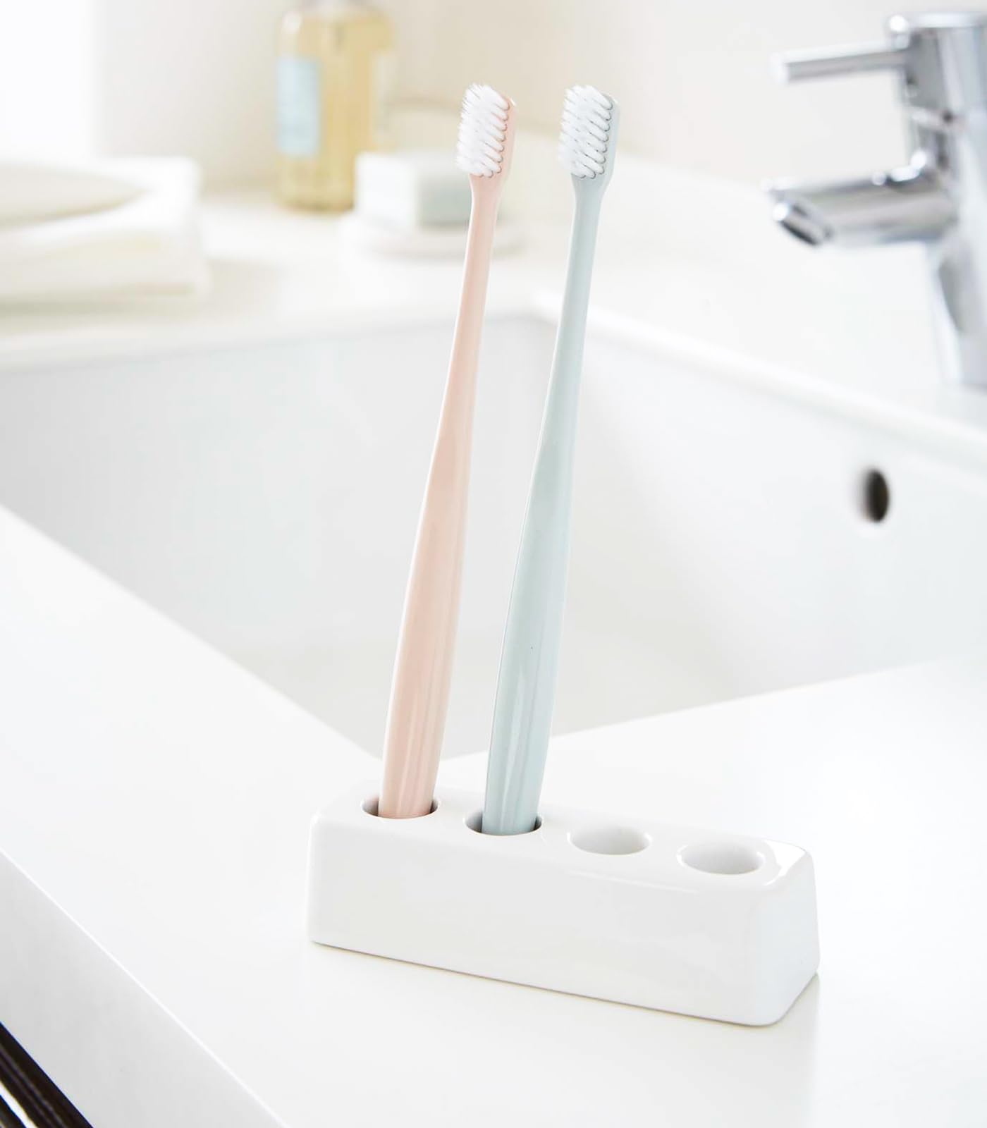 YAMAZAKI Home 2612 Toothbrush Stand Holder & Organizer - White Bathroom Countertop Organizer for Toothbrushes, Razors & Essentials | Perfect for Small Spaces, Vanity Organization & Travel