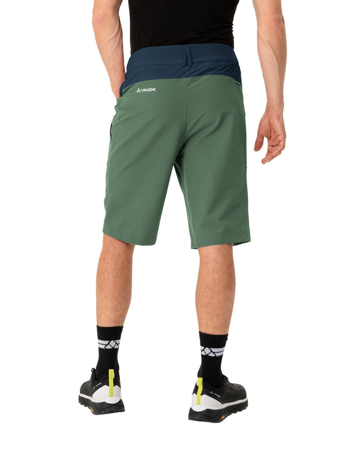 VAUDE Men's Tekoa Shorts III - Lightweight Hiking Shorts for Men | Quick-Dry & Breathable Outdoor Shorts | Perfect for Hiking, Camping & Travel