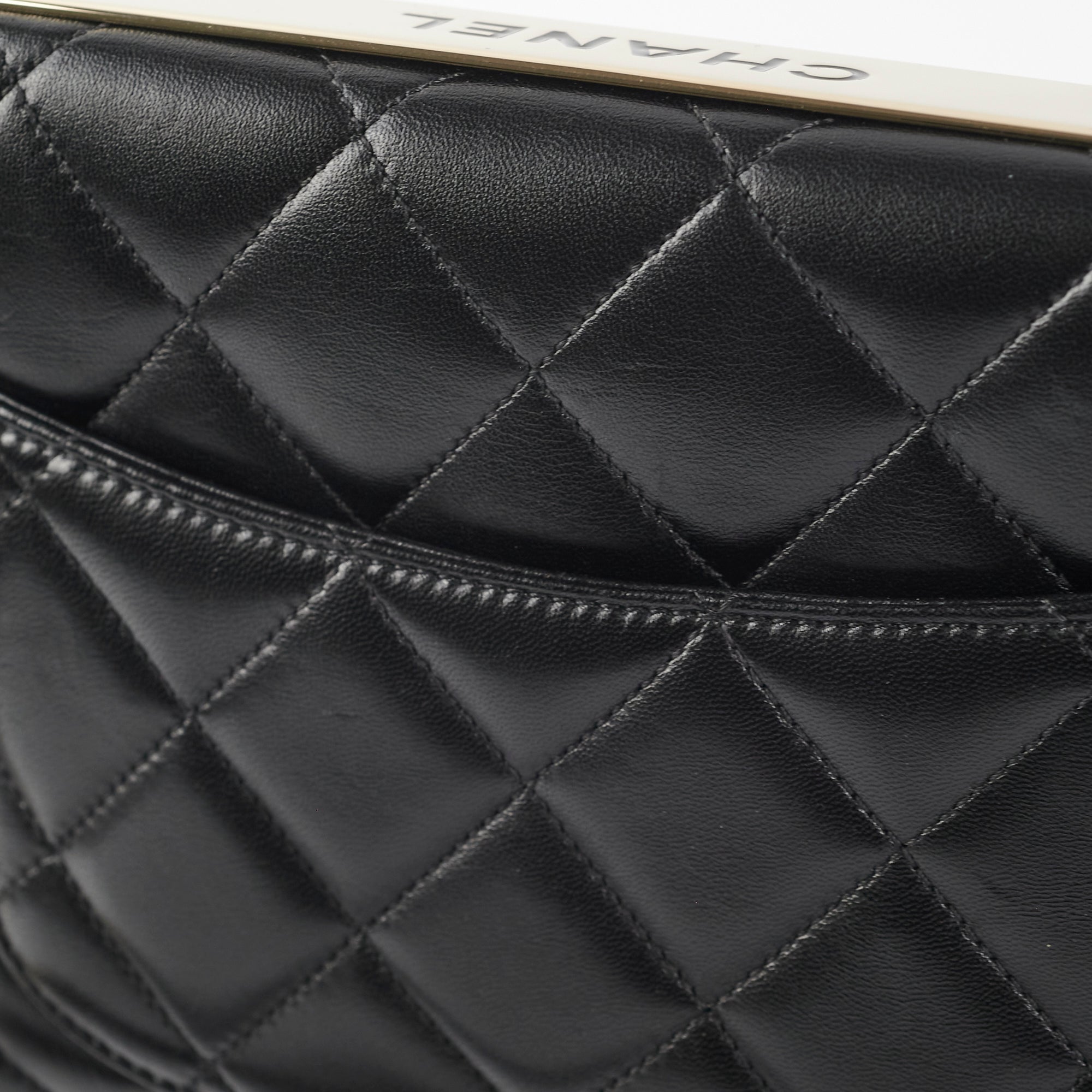 Chanel Trendy CC Shoulder Bag - Genuine Lambskin Leather Handbag in Black | Luxury Crossbody Purse for Women, Perfect for Evening Events & Daily Use