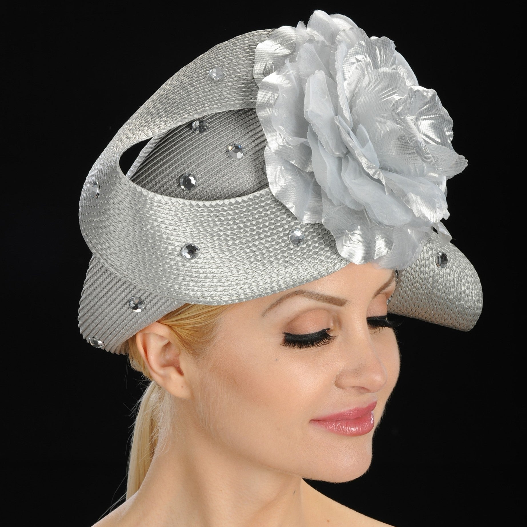 Stylish Gray Women's Hat with Large Silver Flower Embellishment - Fashionable Sun Hat for Outdoor Activities, Beach, and Summer Outfits