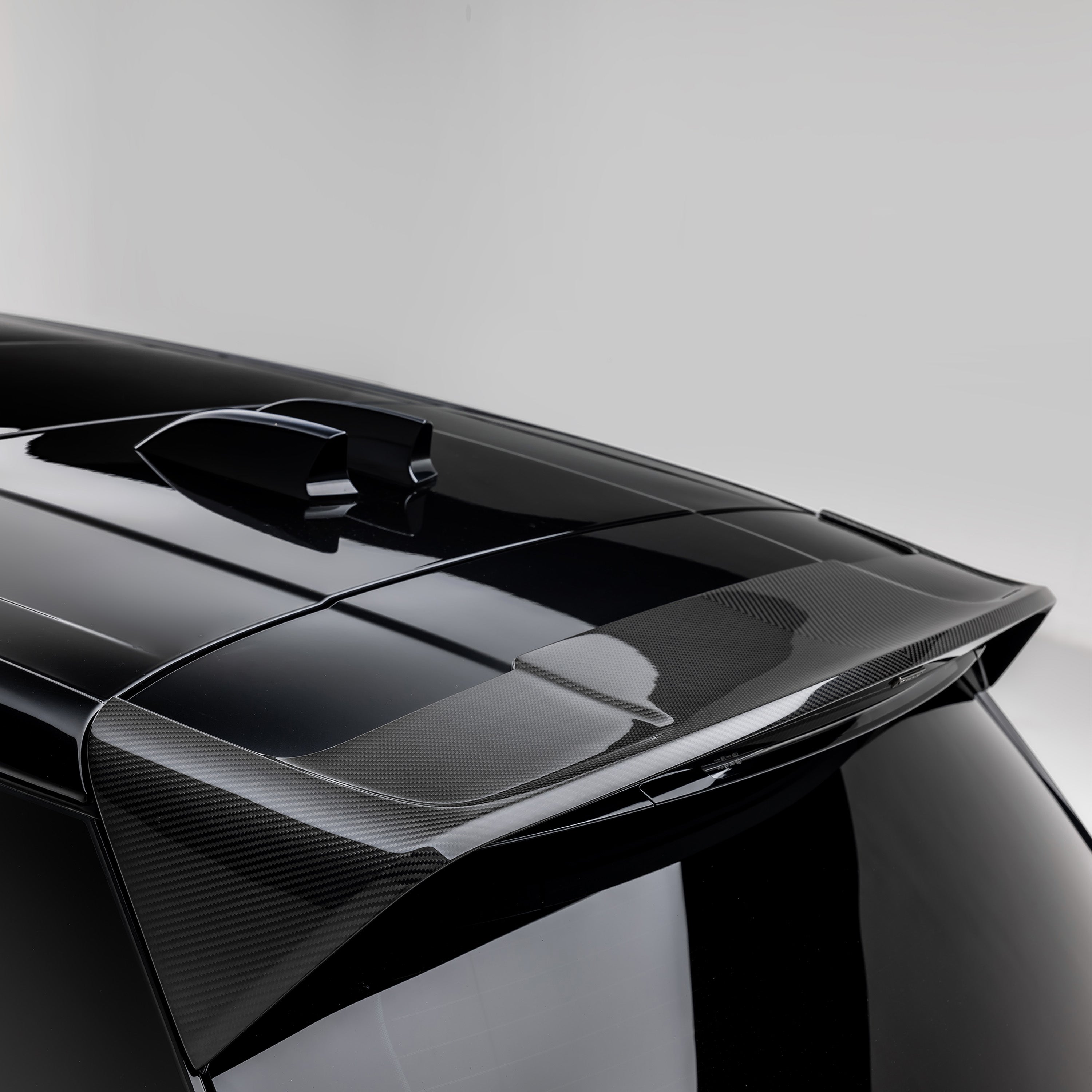 High-Performance Car Roof Spoiler - Universal Fit for Sedans & Coupes - Aerodynamic Design for Enhanced Stability & Style - Perfect for Racing & Street Use