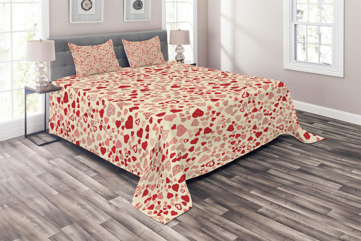 Ambesonne Vintage Valentine Quilt Set - Romantic Heart Pattern 3-Piece King Size Bedspread with 2 Pillow Shams in Cream & Vermilion | Perfect for Valentine's Day Decor, Master Bedroom Makeover & Cozy Winter Nights