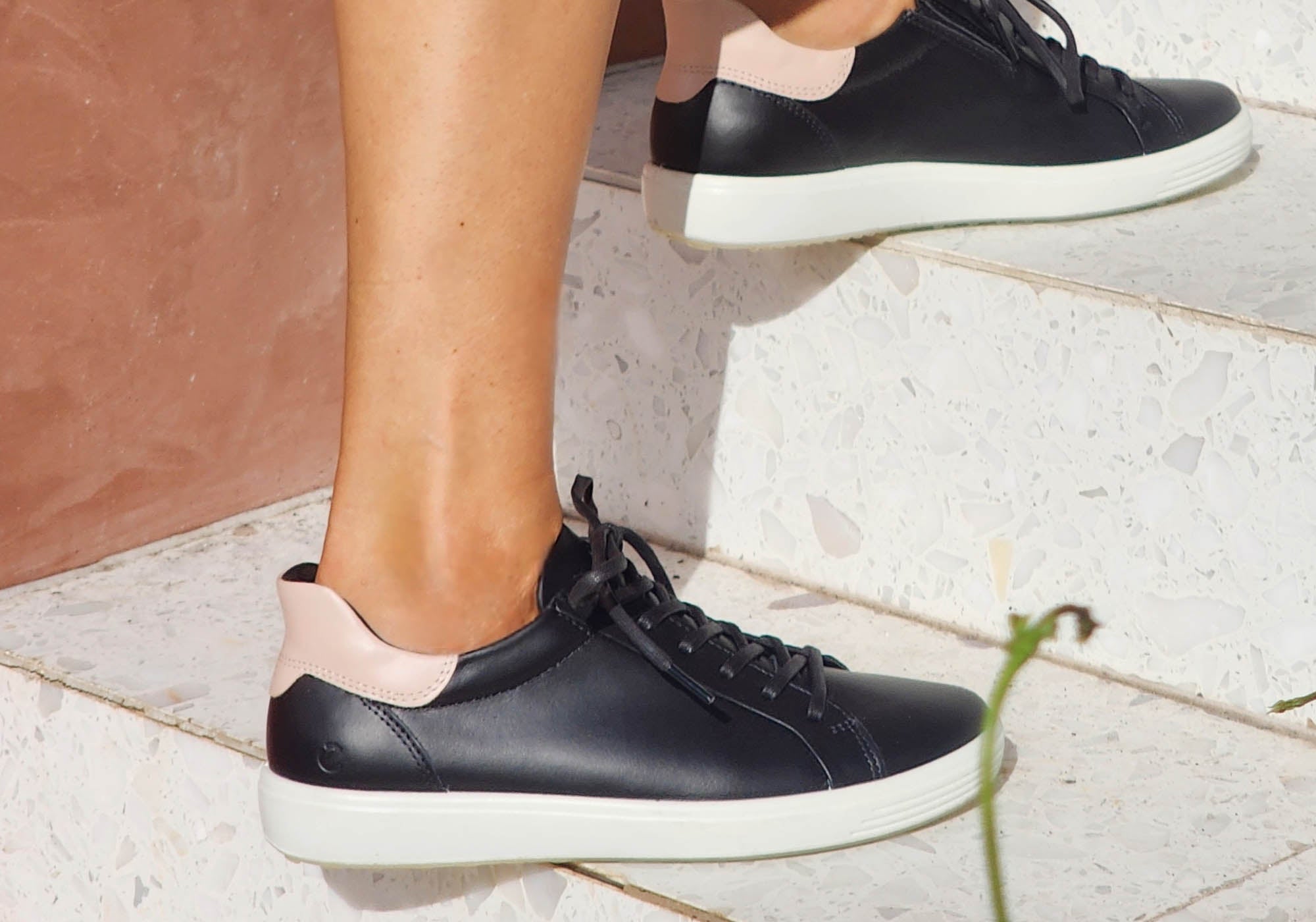 ECCO Soft 7 Women's Comfortable Leather Sneakers - Breathable Lace-Up Walking Shoes for Work, Travel & Everyday Wear