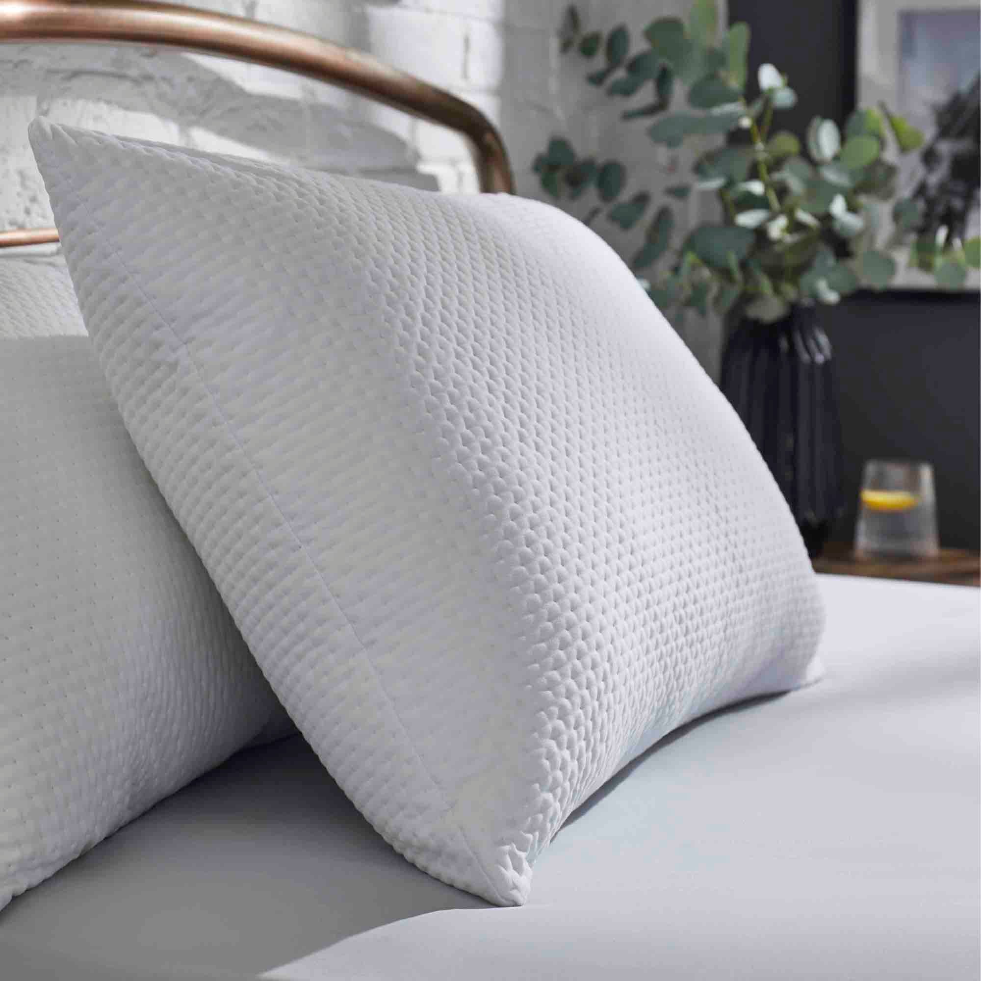 Silky Soft Pillow for Side Sleepers - Ultra Plush Memory Foam Pillow for Neck and Shoulder Support - Perfect for Back, Stomach & Side Sleepers - Ideal for Home, Office & Travel Use