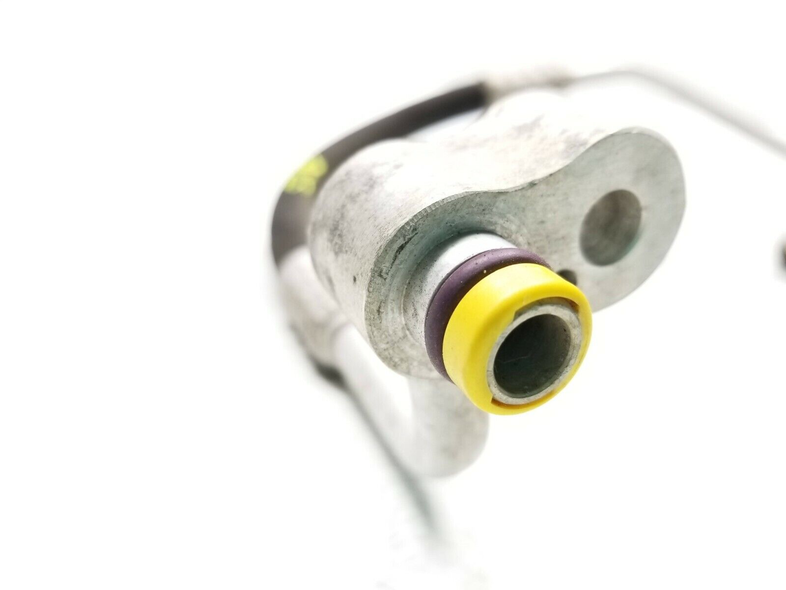 BMW E46 325xi AC Hose Pipe Line Replacement Part - OEM Quality Fit for 2001-2005 Models - Perfect for AC System Repair & Maintenance