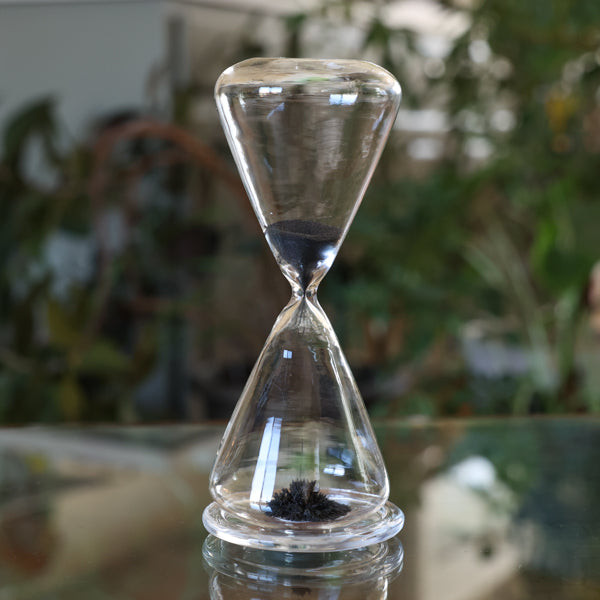 Premium Magnetic Sand Timer with Glass Base - Unique Desk Decor for Office, Home & Meditation - Perfect for Stress Relief, Productivity & Mindfulness