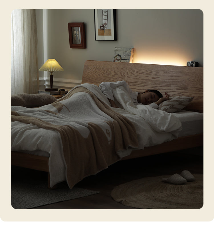 Solid Oak Wood Platform Bed with Bookshelf Headboard - Modern Bedroom Furniture for Small Spaces & Cozy Reading Nook