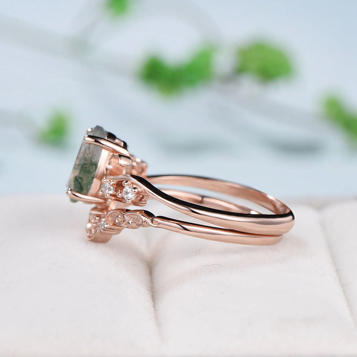 Vintage Moss Agate Engagement Ring Set - 1.5CT Oval Aquatic Agate with Diamond Cluster Wedding Ring - Natural Green Crystal Proposal Gift for Her - Perfect for Anniversaries, Valentine's Day & Romantic Occasions