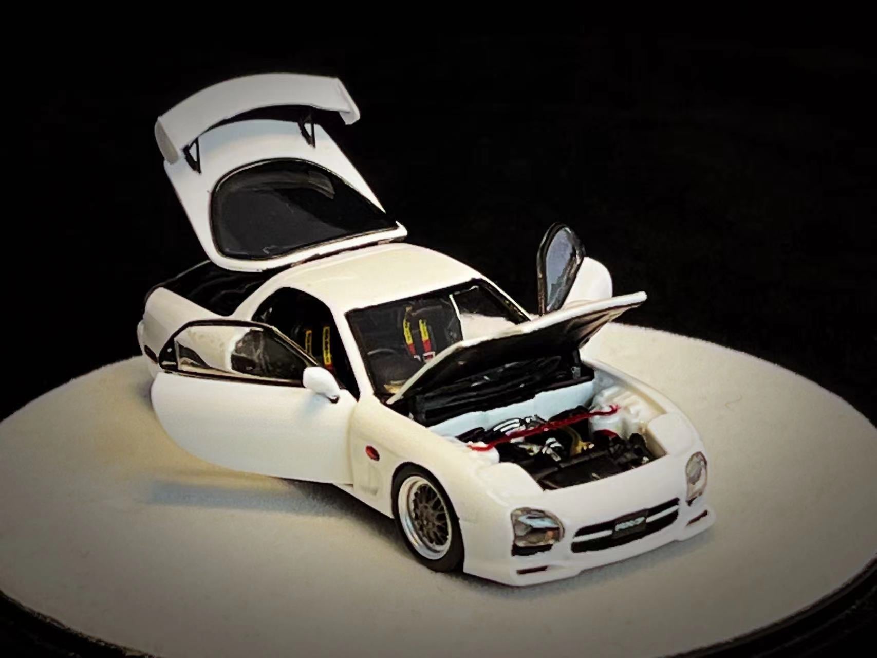 PGM Models 1:64 Scale Diecast Mazda RX-7 FD3S White Luxury Edition with Round Display Base - Collectible Car Model for Display, Gift, Racing Enthusiasts