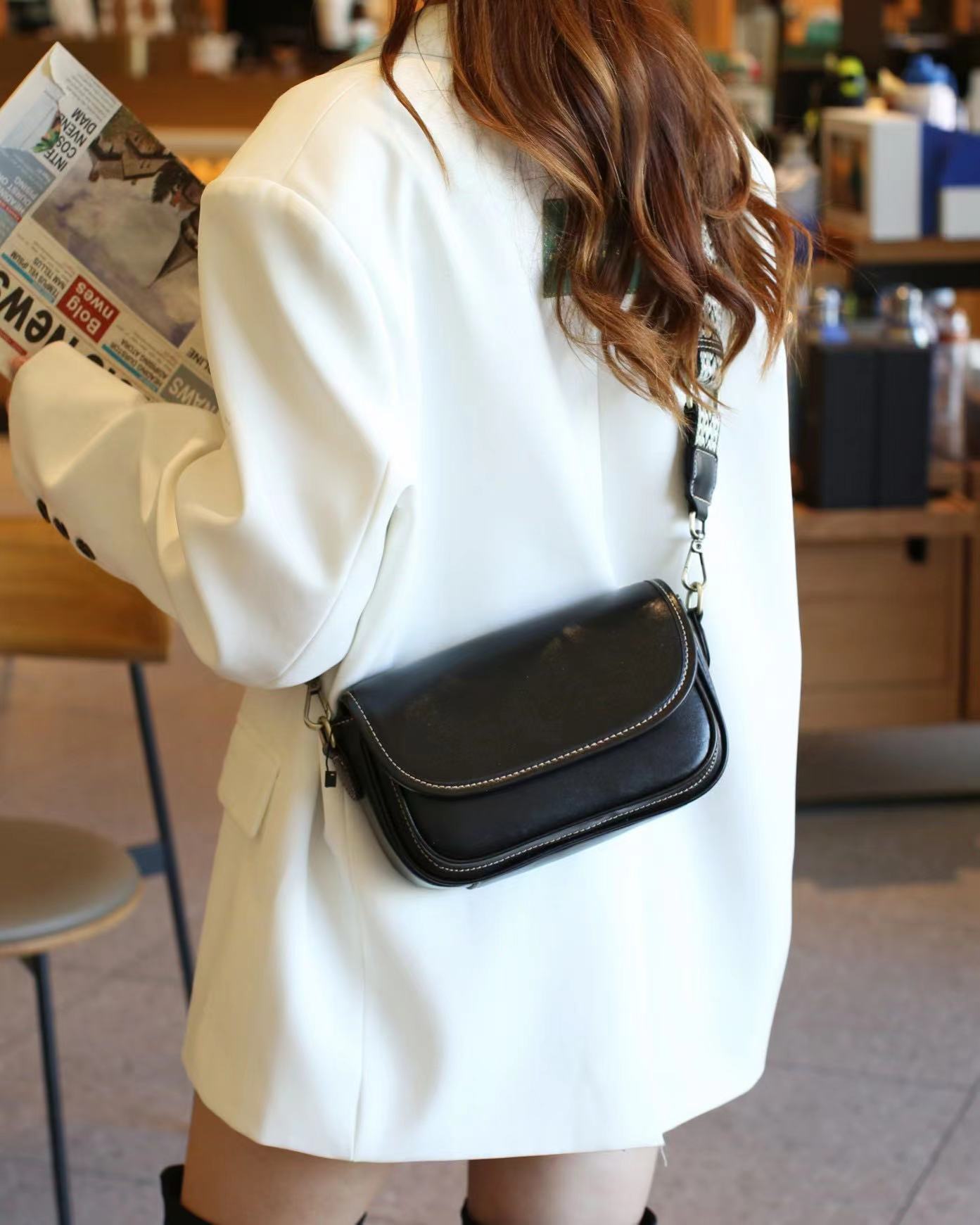 Stylish Leather Flap Crossbody Bag for Women - Fashionable Shoulder Purse for Daily Use, Travel & Shopping