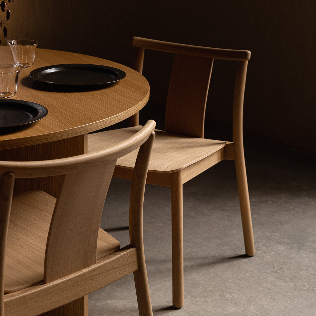 Modern Androgynous Dining Table - Stylish & Versatile for Small Spaces, Apartments, and Open-Concept Homes | Perfect for Family Dinners, Entertaining Guests, and Home Office Use