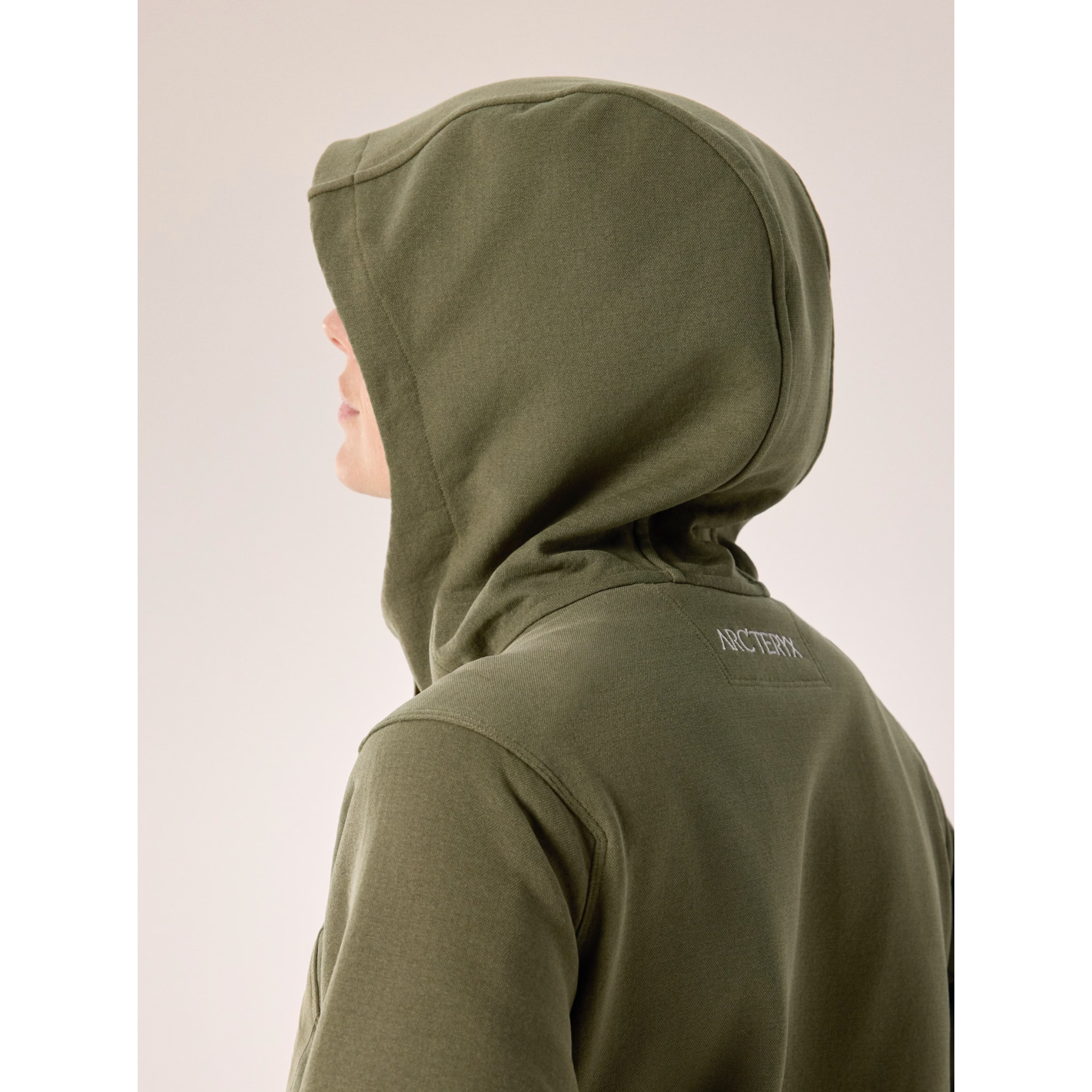 Arc'teryx Women's Aestas Pullover Hoody - Lightweight Summer Hiking & Outdoor Adventure Jacket for Travel & Camping