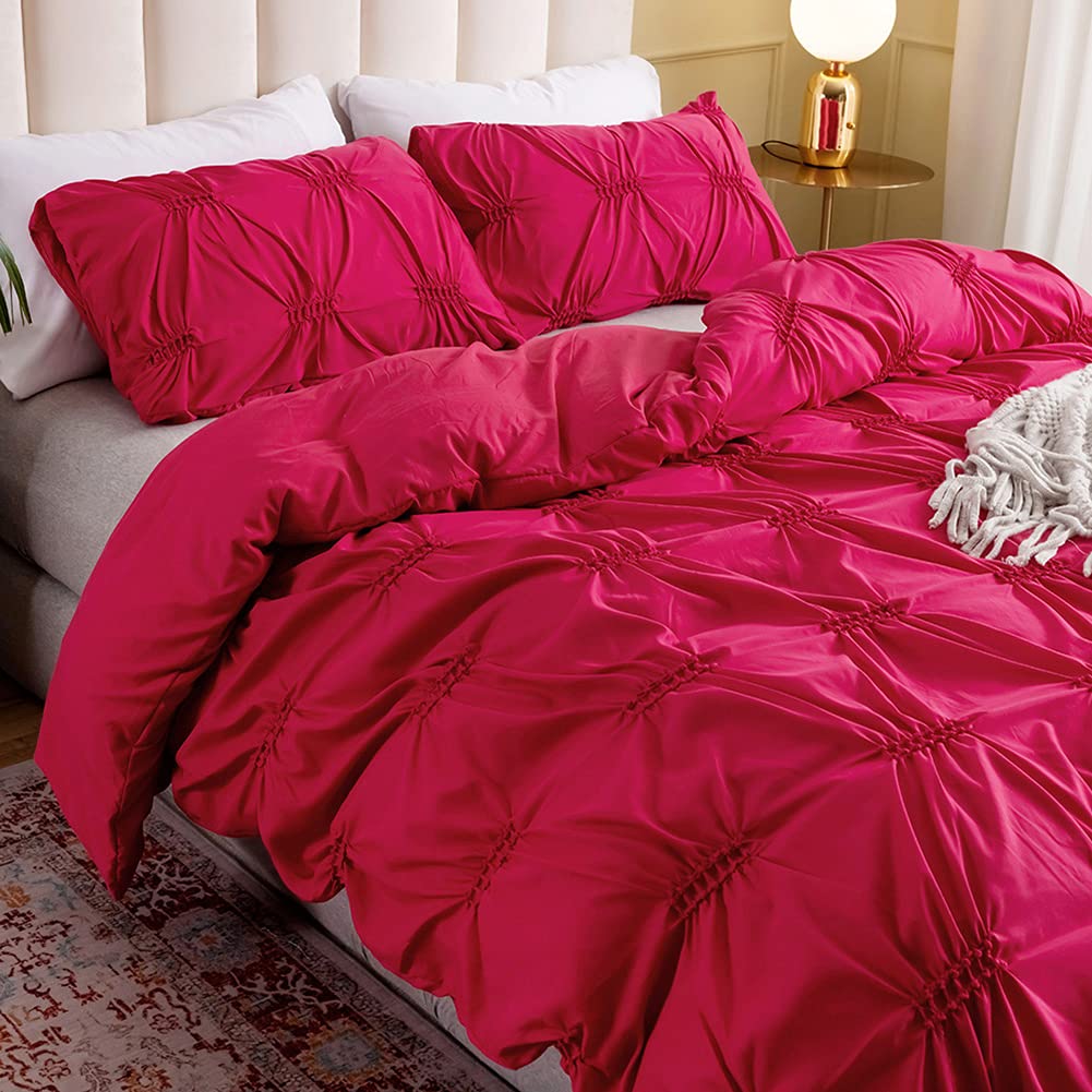 VCTOPS 3-Piece Pinch Pleated Duvet Cover Set - Ultra Soft Pintuck Comforter Cover with Zipper & 2 Pillowcases (Red, King Size) - Luxury Bedding for Master Bedroom, Guest Room & Hotel Decor