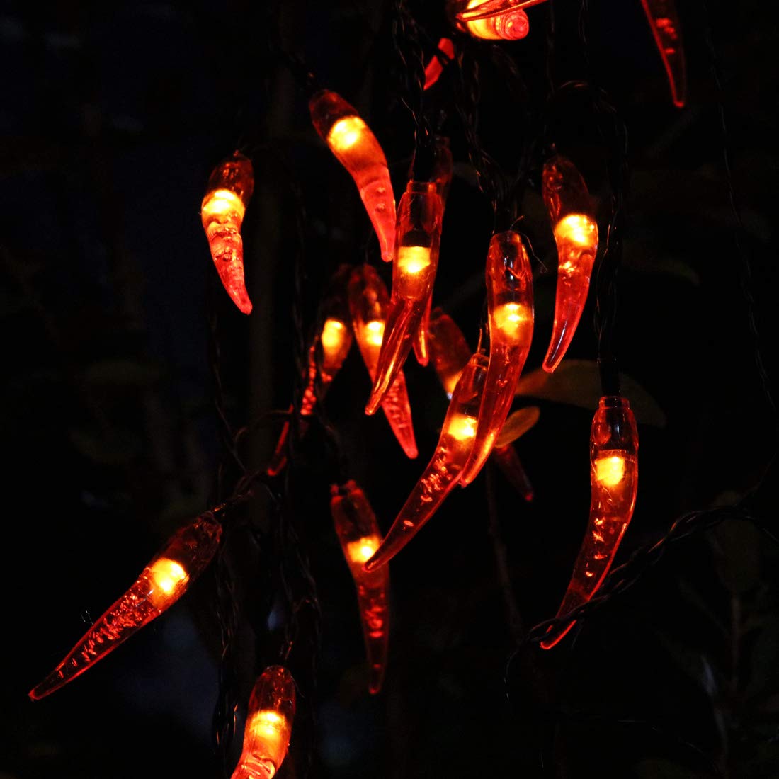 Solar Chili String Lights - 50 LED Red Chili Pepper Lights for Outdoor & Indoor Decor - Perfect for Garden, Patio, Party, Wedding, Christmas & Chinese New Year Decorations - Weatherproof Solar-Powered String Lights