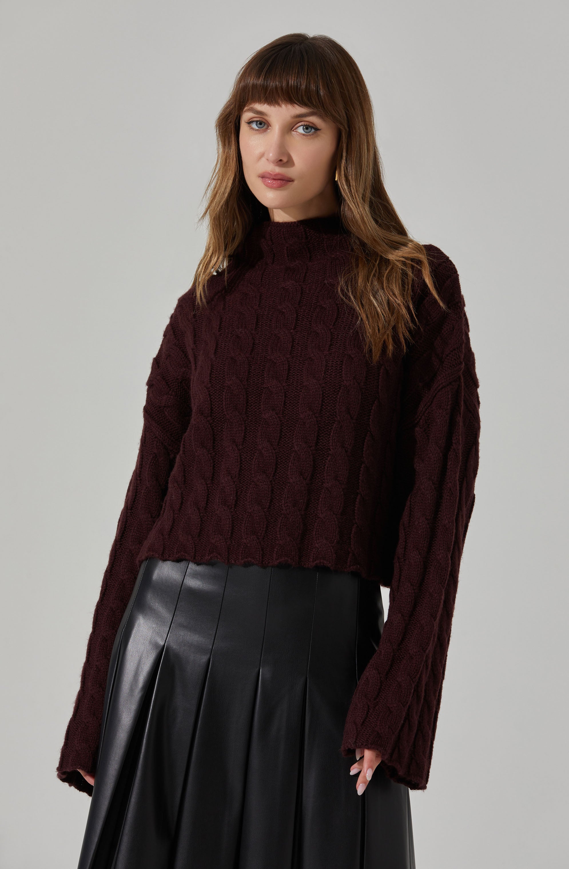 Sloan Cropped Cable Knit Sweater for Women - Soft Winter Pullover with Classic Cable Design - Perfect for Casual Outfits, Office Wear & Holiday Gatherings