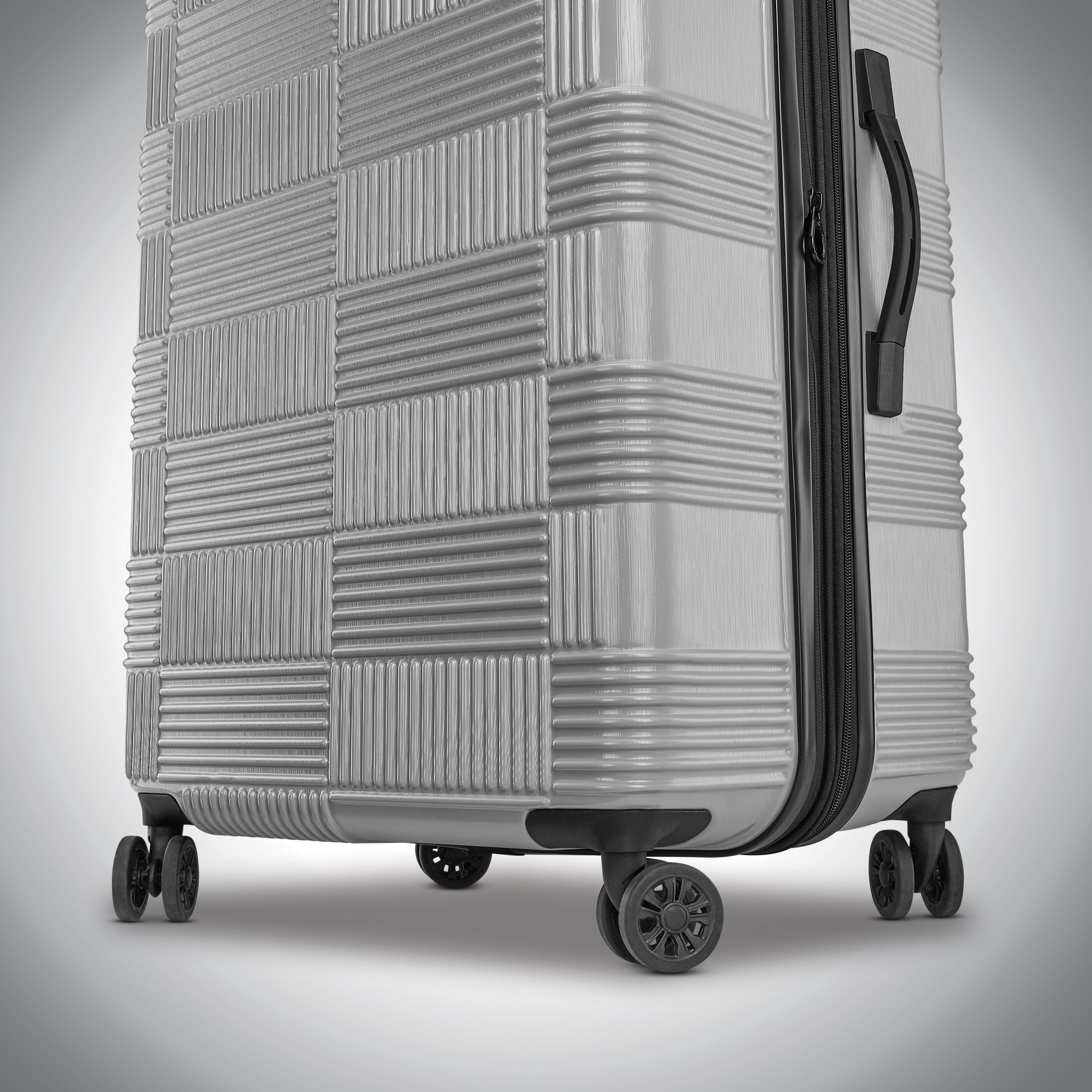 American Tourister Unify Spinner Large Expandable Suitcase - 28