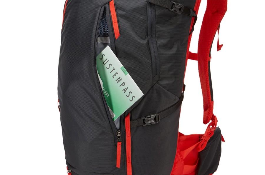 Thule AllTrail 35L Men's Hiking Backpack - Lightweight & Water-Resistant Daypack for Outdoor Adventures (Obsidian Black) - Perfect for Hiking, Camping & Travel
