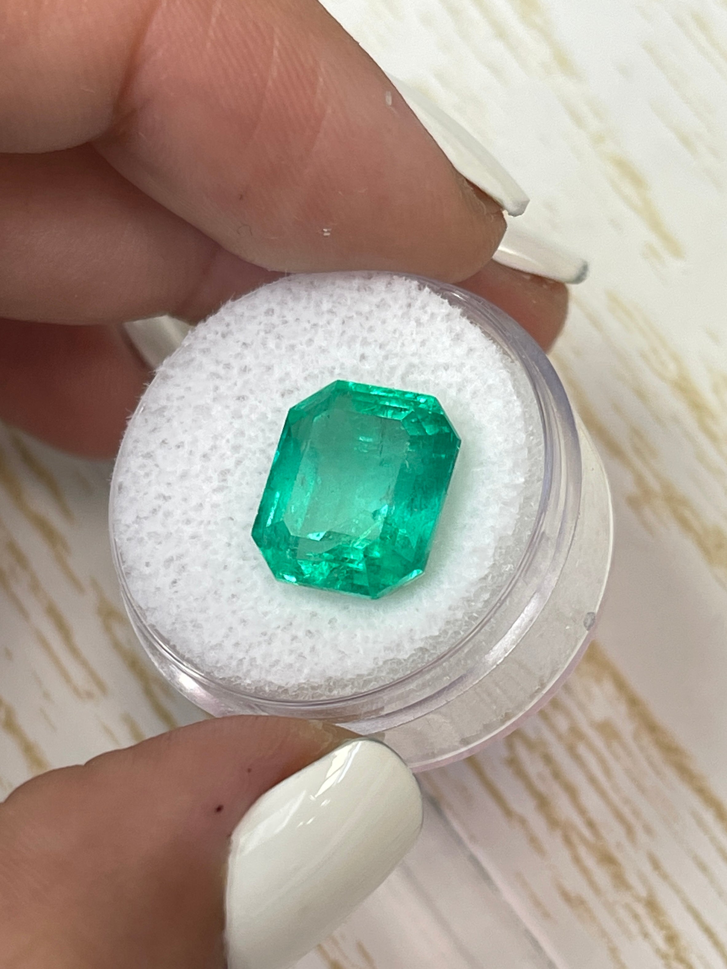 8.51 Carat 13x11mm Natural Colombian Emerald Gemstone - Classic Emerald Cut Loose Stone for Jewelry Making, Engagement Rings & Luxury Gifts