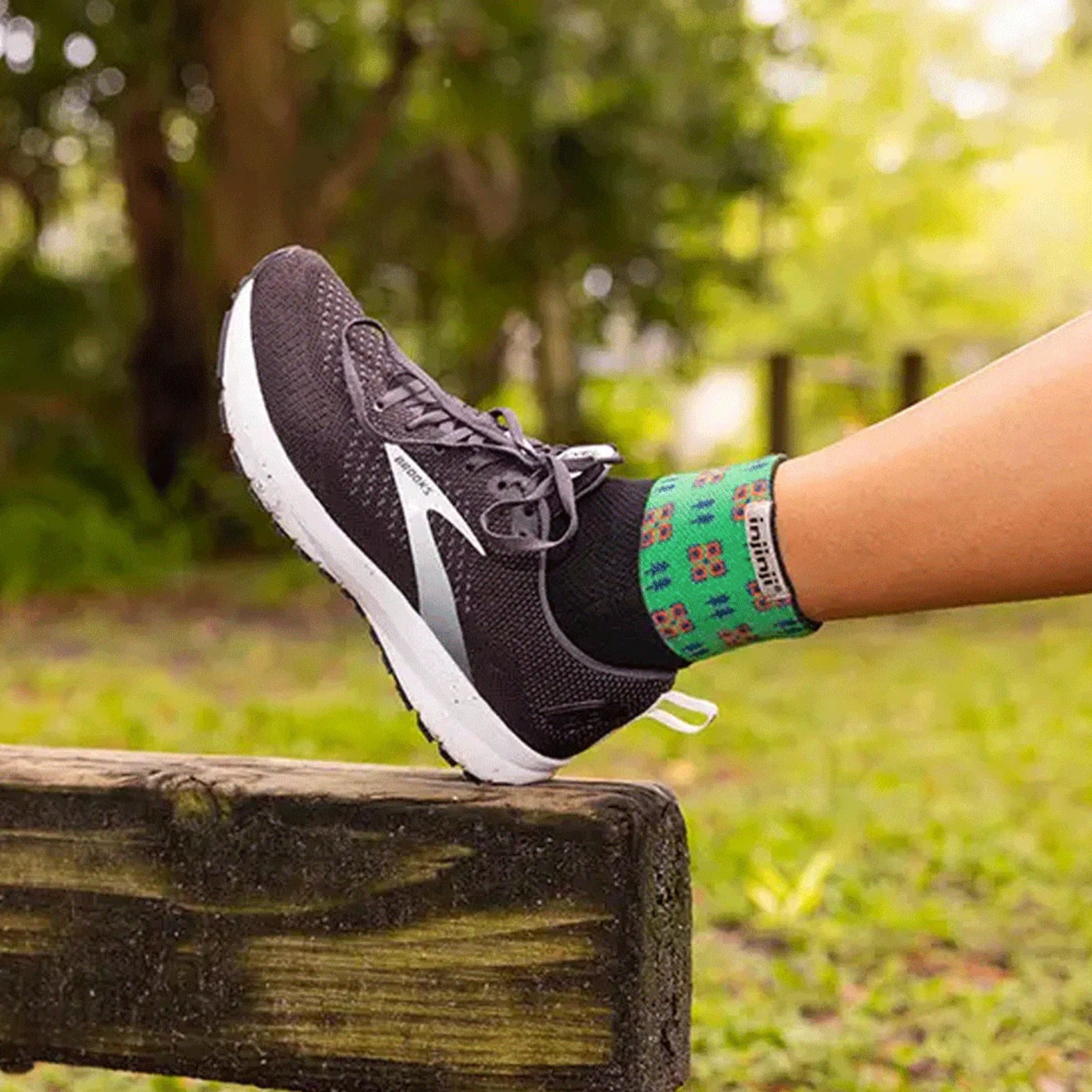 Men's Injinji Trail Artist Designed Mini Crew Socks - Lightweight Hiking & Running Toe Socks for Outdoor Adventures