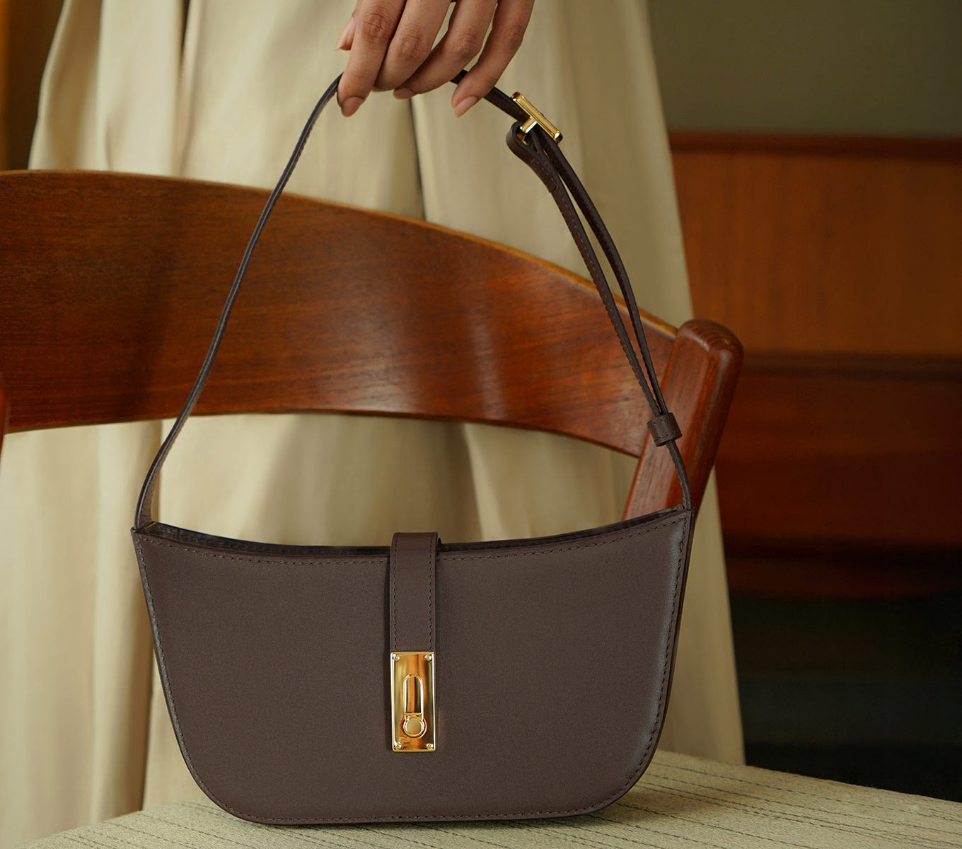 Stylish Mabel Shoulder Bag for Women - Trendy Crossbody Purse with Adjustable Strap - Perfect for Work, Travel & Everyday Use