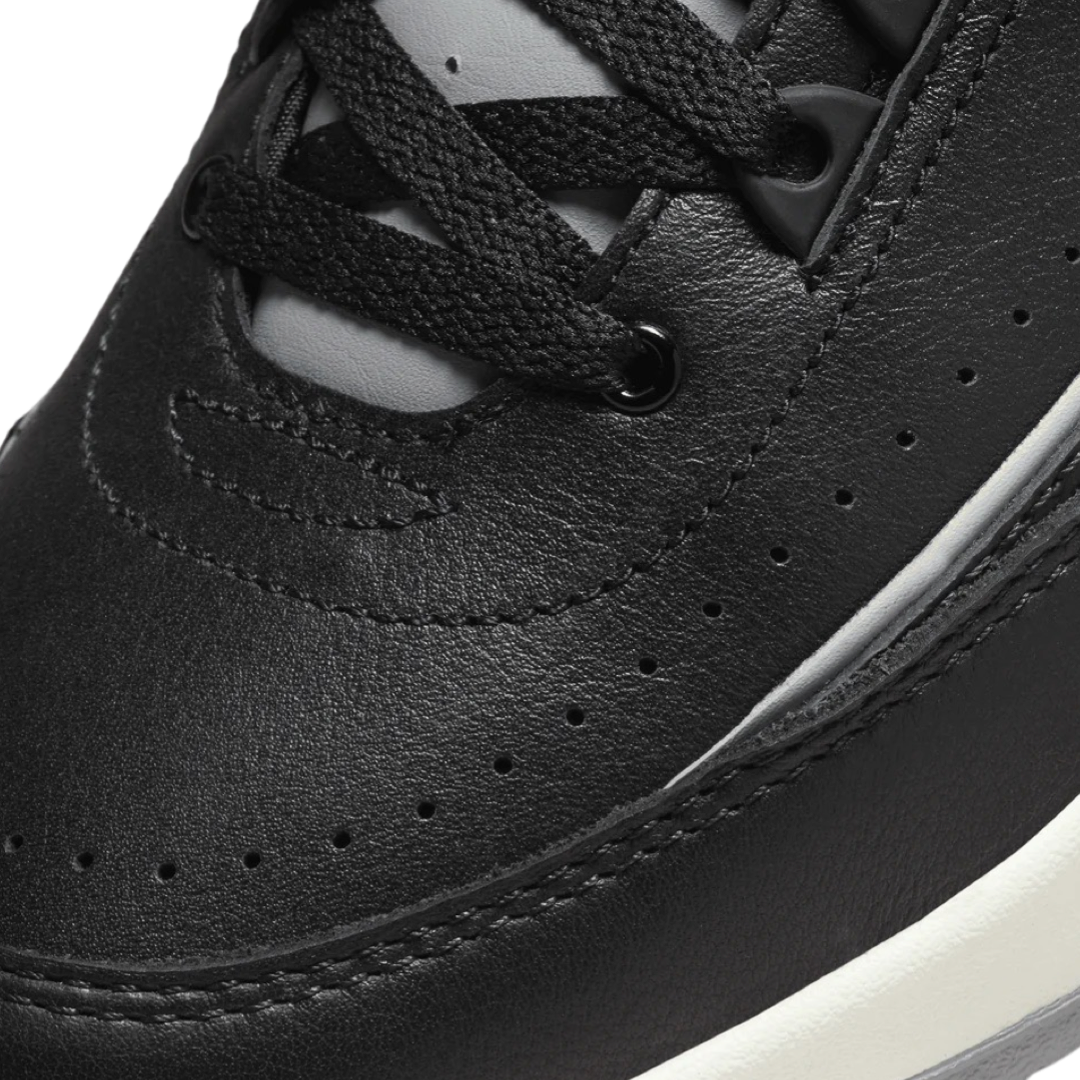 Air Jordan 2 Retro Men's Basketball Shoes - Black/Cement Grey/Fire Red - High-Top Sneakers for Streetwear & Court Performance