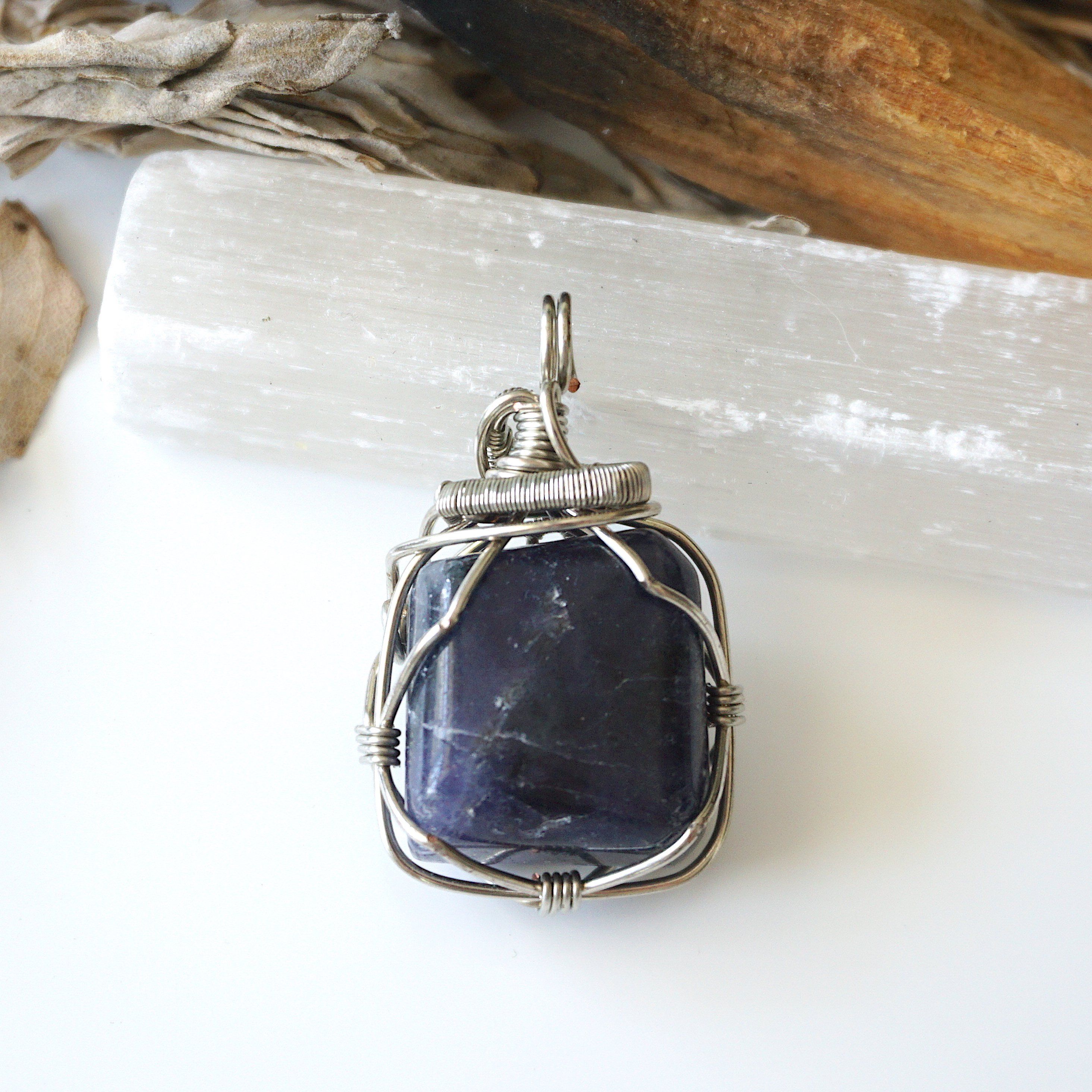 Natural Raw Sapphire Pendant Necklace - 925 Sterling Silver Plated in White Gold (Dark Silver) | Elegant Jewelry Gift for Women, Perfect for Weddings, Parties & Special Occasions