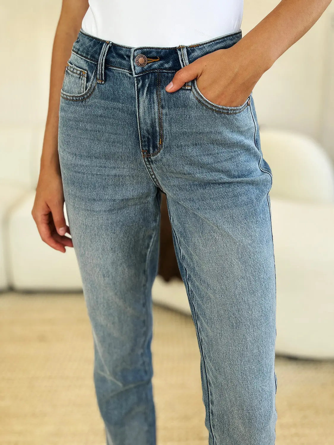 Judy Blue Women's Full Size Mid Rise Rigid Magic Release Hem Jeans - Comfortable Stretch Denim Pants for Casual Wear & Everyday Outfits