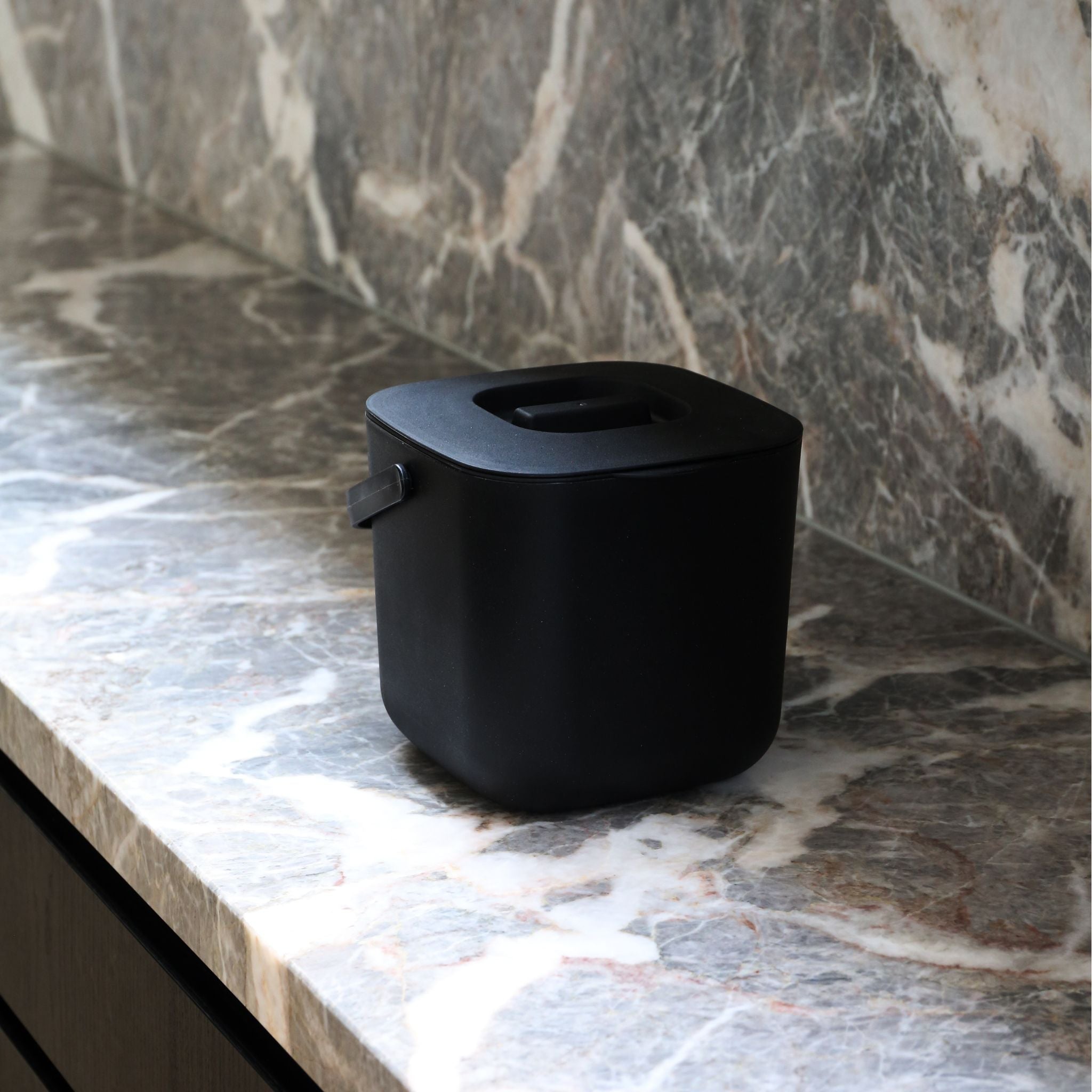 PRE ORDER DESIGNSTUFF 7L Compost Bin for Kitchen Countertop - Odor-Free Eco-Friendly Waste Container for Food Scraps, Perfect for Home Composting & Sustainable Living