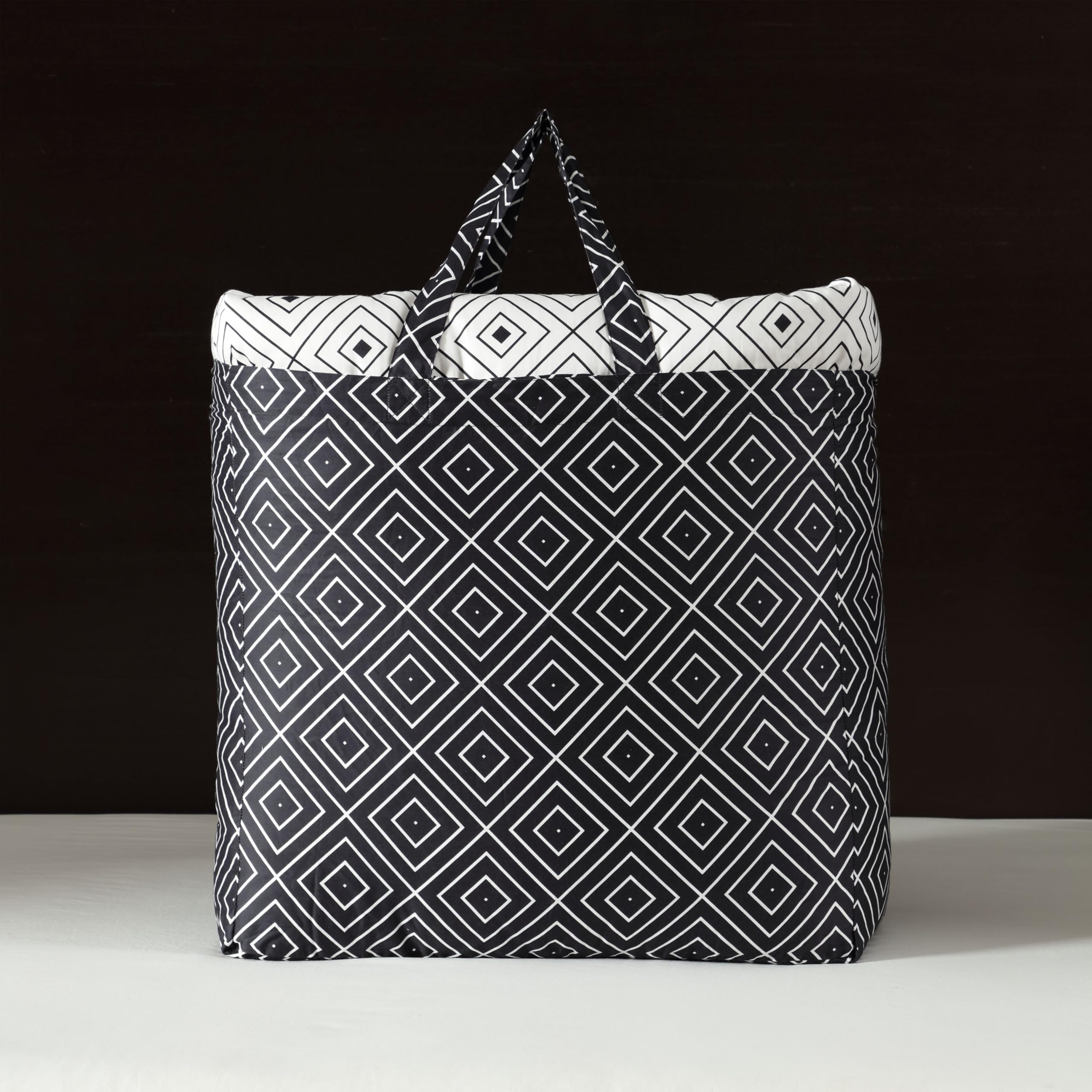 Bebejan Geometric Black and White 5-Piece King/Cal King Comforter Set - 100% Cotton Sateen, 200 Thread Count, Reversible Bedding with 1 Comforter, 2 Shams & 2 Pillows - Perfect for Modern Bedroom Decor & Guest Room Styling