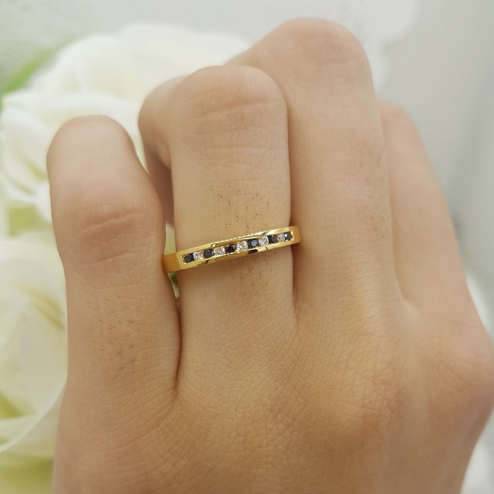 10K Solid Gold Round Blue Sapphire & White Diamond Women's Anniversary Wedding Band Stackable Ring - Elegant Jewelry Gift for Her, Perfect for Engagements, Anniversaries & Special Occasions