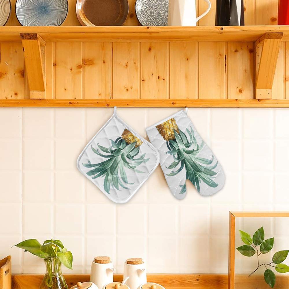 Heat Resistant Non-Slip Pineapple Oven Mitt & Pot Holder Set - Chic Kitchen Decor for Baking, BBQ, Grilling & Cooking - Tropical Fruit Themed Kitchen Accessories for Home & Outdoor Use