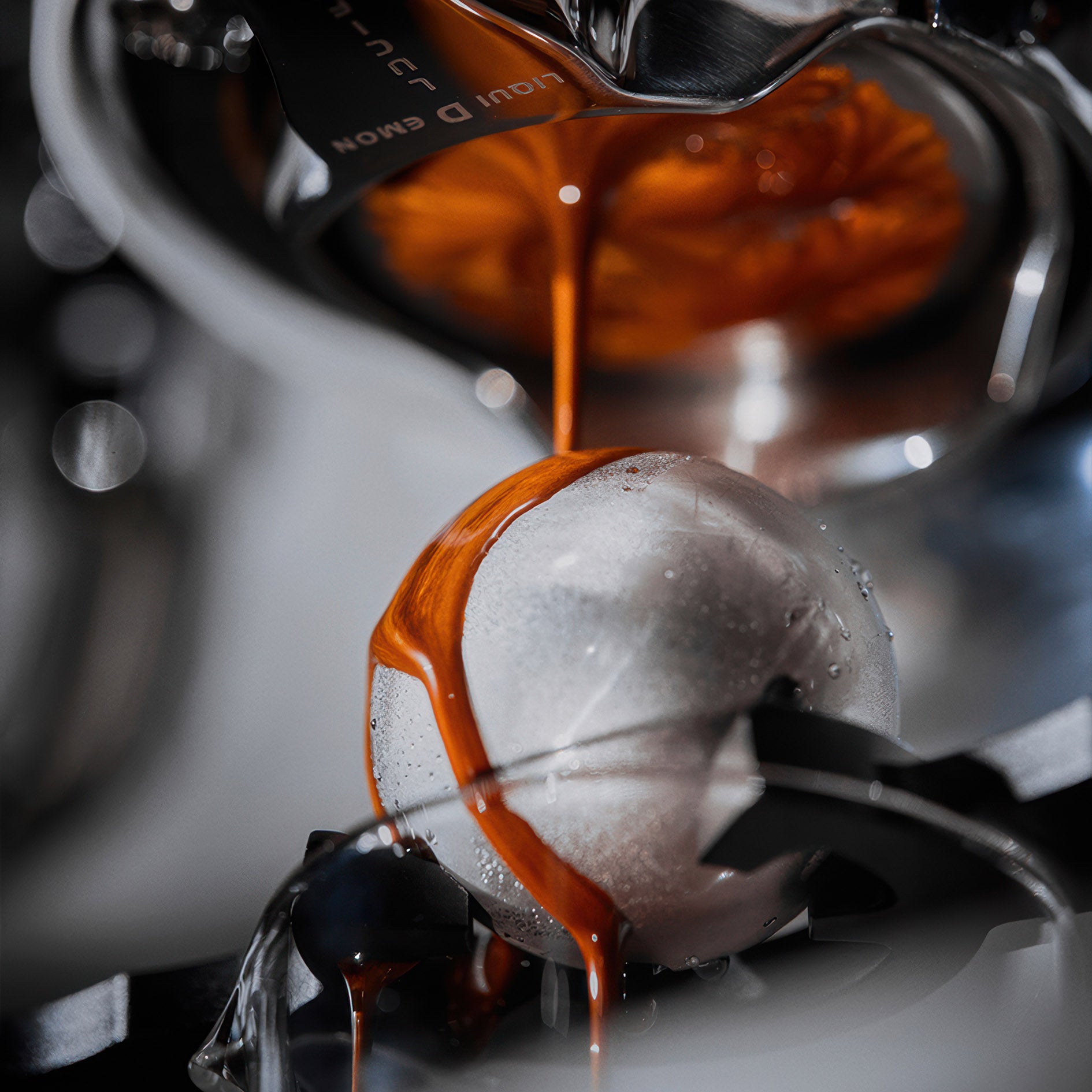 MUVNA Universal Hand Brewed Coffee Ice Ball Set - Perfect for Cold Brew, Iced Coffee & Cocktails at Home or Office