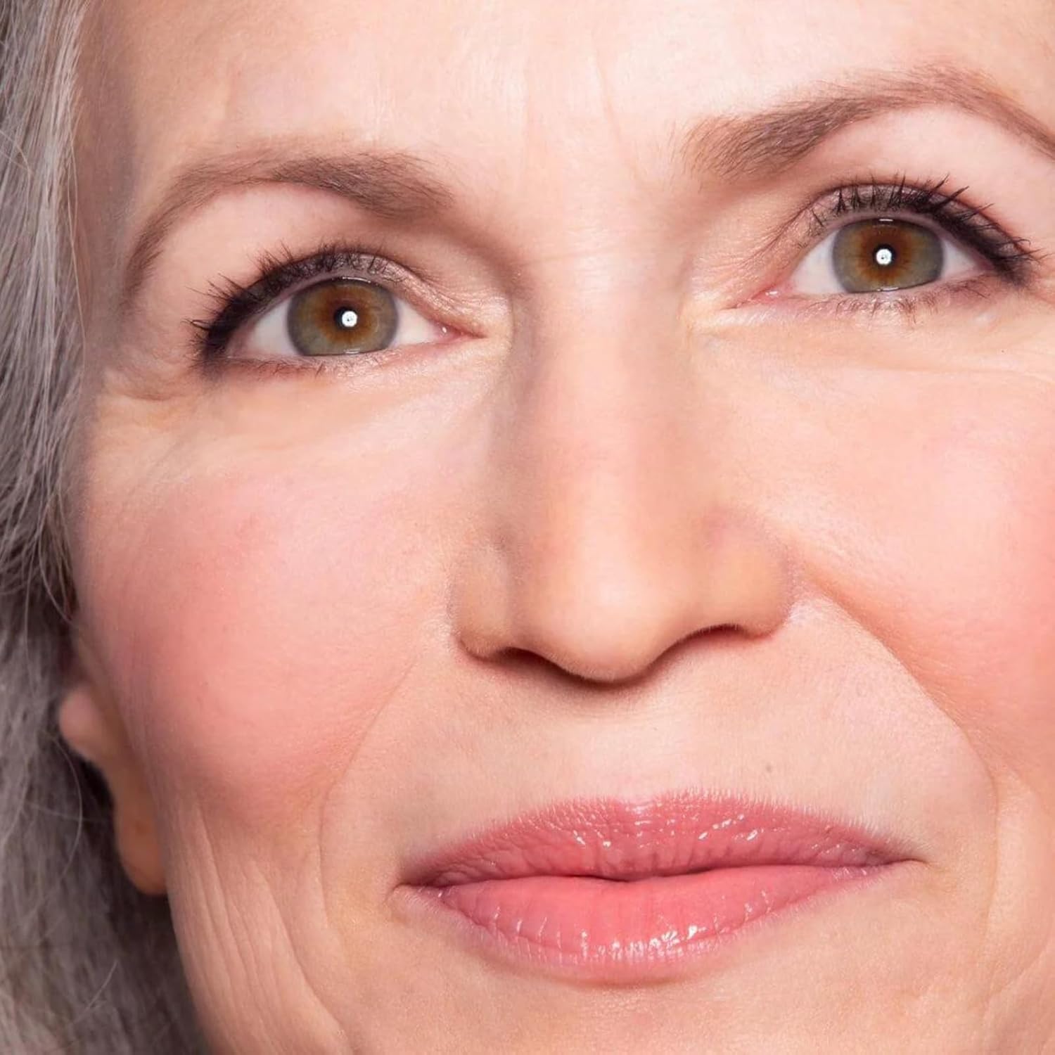 Best Volumizing & Lengthening Mascara with Elderberry & Jojoba Oil - Conditioning, Strengthening Formula for Feathery Long Lashes - Perfect for Daytime Wear & Nighttime Glam