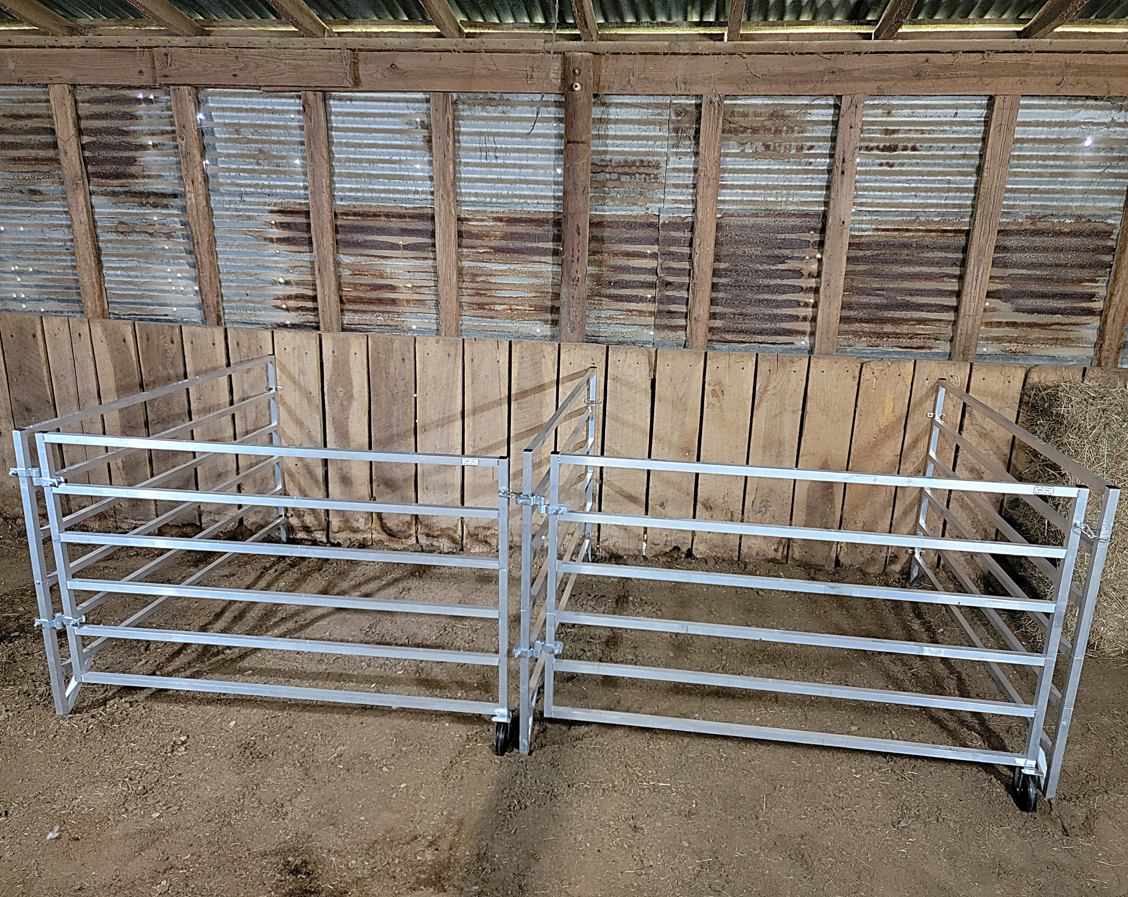 5 Ft x 5 Ft Aluminum Stall Kit - 6 Rail Wall Mounted Horse Stall Panel & Gate - Perfect for Barns, Stables & Indoor Riding Arenas