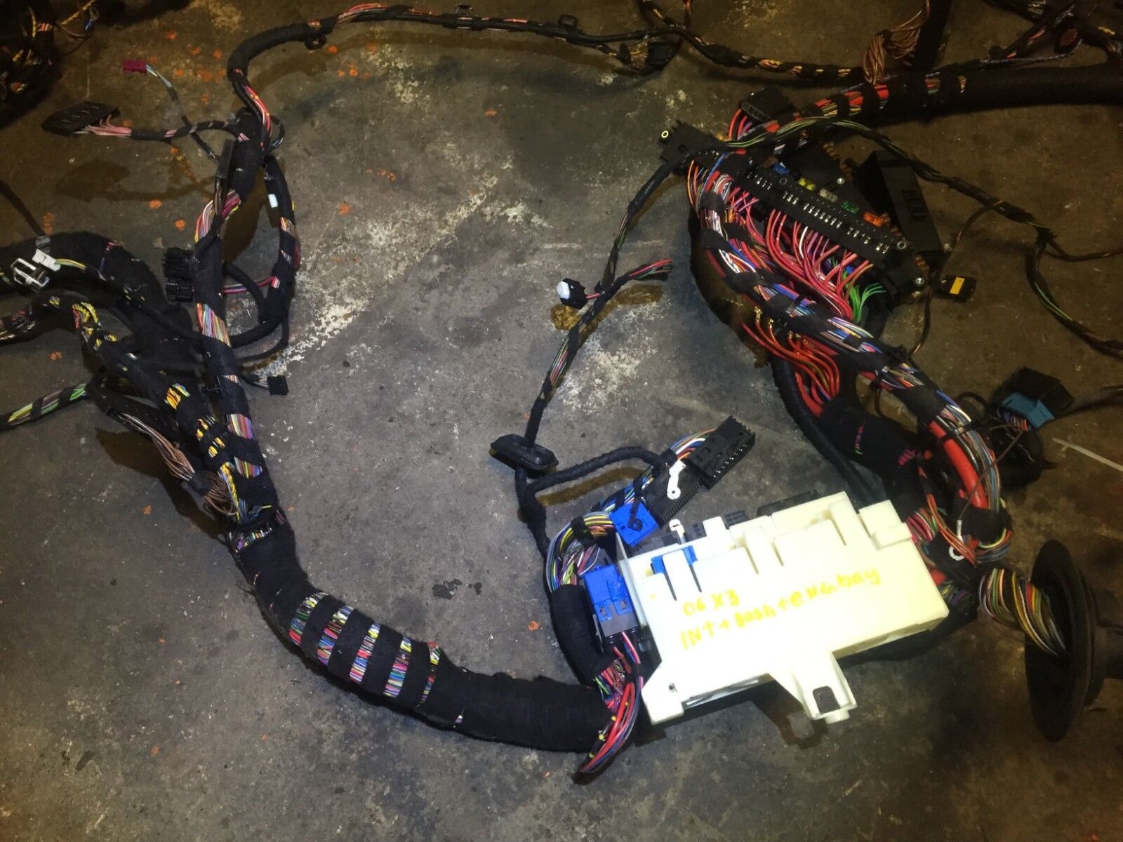 04 05 06 BMW X3 E83 3.0L OEM Interior Dash & Main Fuse Box Wiring Harness - Perfect for Electrical Repairs & DIY Car Upgrades