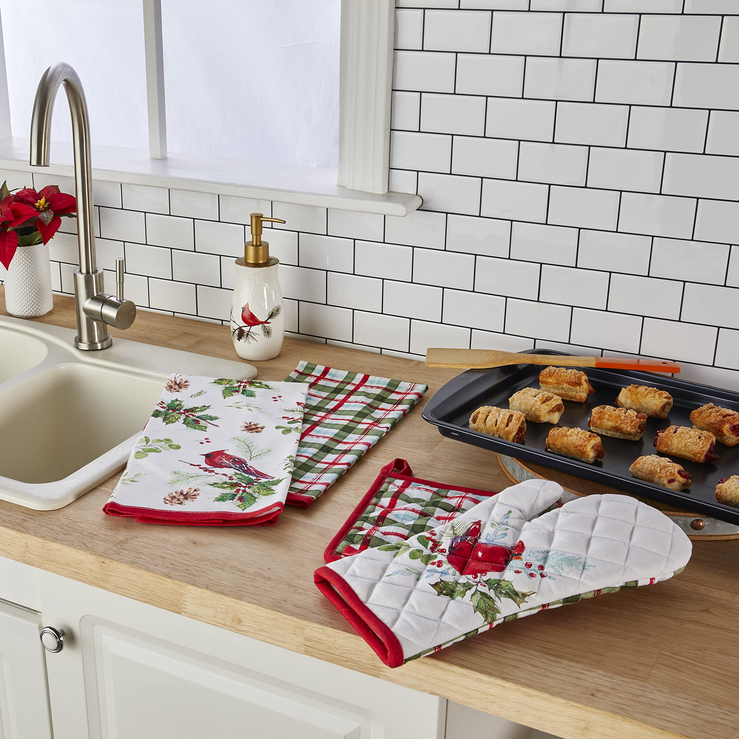 SKL Home Berry Cardinal Oven Mitt and Pot Holder Set (2-Piece) - Heat Resistant Kitchen Gloves & Potholders for Baking, Cooking, Grilling - Perfect for Thanksgiving, Christmas & Holiday Cooking